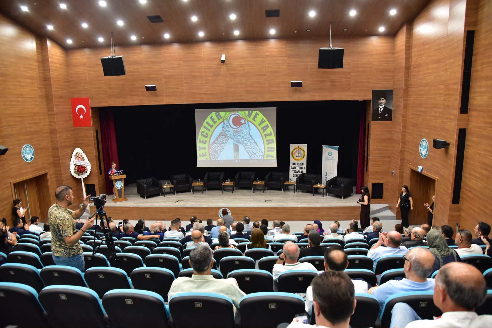 Uluslararası Akademisyen, Gazeteci ve Medya Temsilcileri Forumu” Balıkesir Üniversitesinde Gerçekleştirildi 6