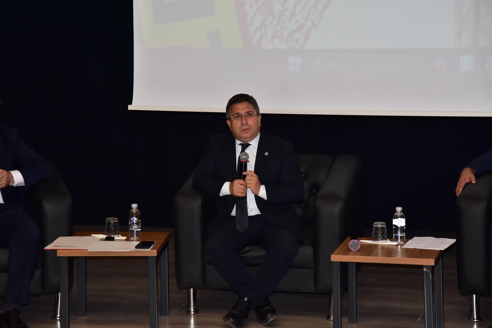 Uluslararası Akademisyen, Gazeteci ve Medya Temsilcileri Forumu” Balıkesir Üniversitesinde Gerçekleştirildi 8