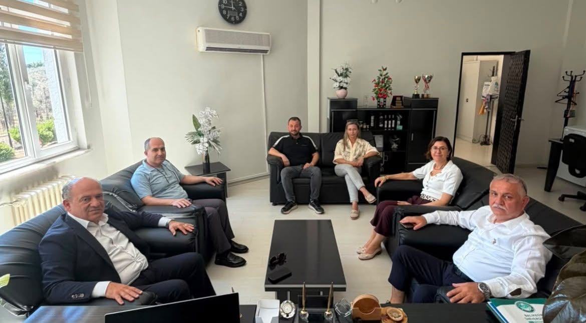 Edremit Ticaret Odasından Edremit Meslek Yüksekokuluna Ziyaret İş Birliği ve Hayırlı Olsun Mesajı