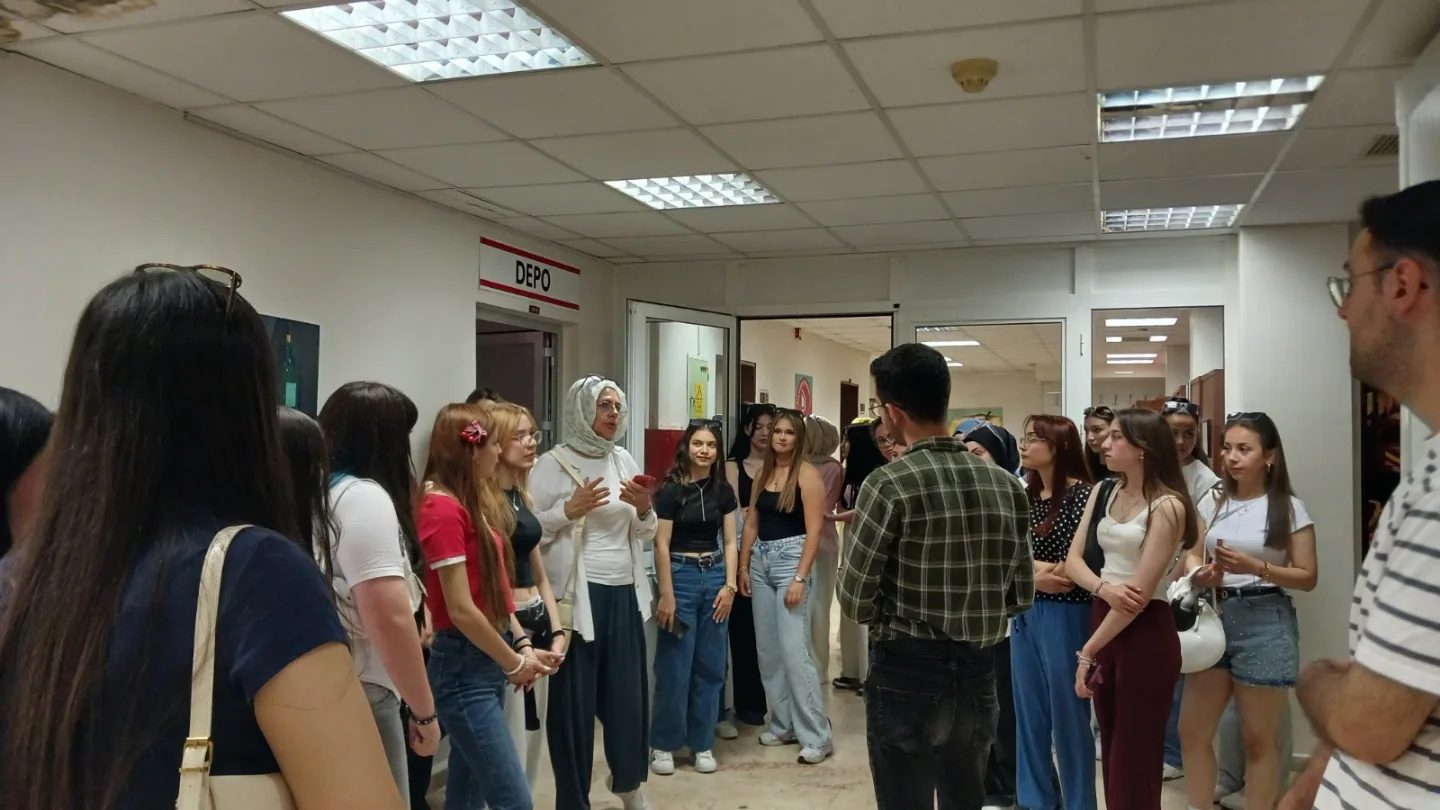Kütahya Hayme Ana Kız Mesleki ve Teknik Anadolu Lisesi öğrencileri Fakültemizi Ziyaret Etti 4