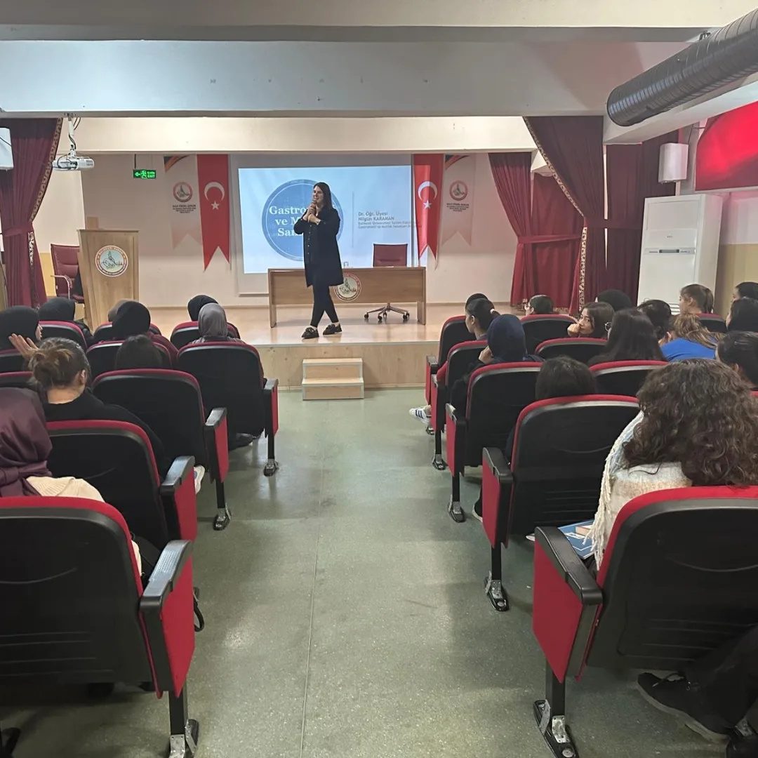 Şule Yüksel Şenler Kız Anadolu ve İmam Hatip Lisesi Meslek Tanıtım Günleri 1