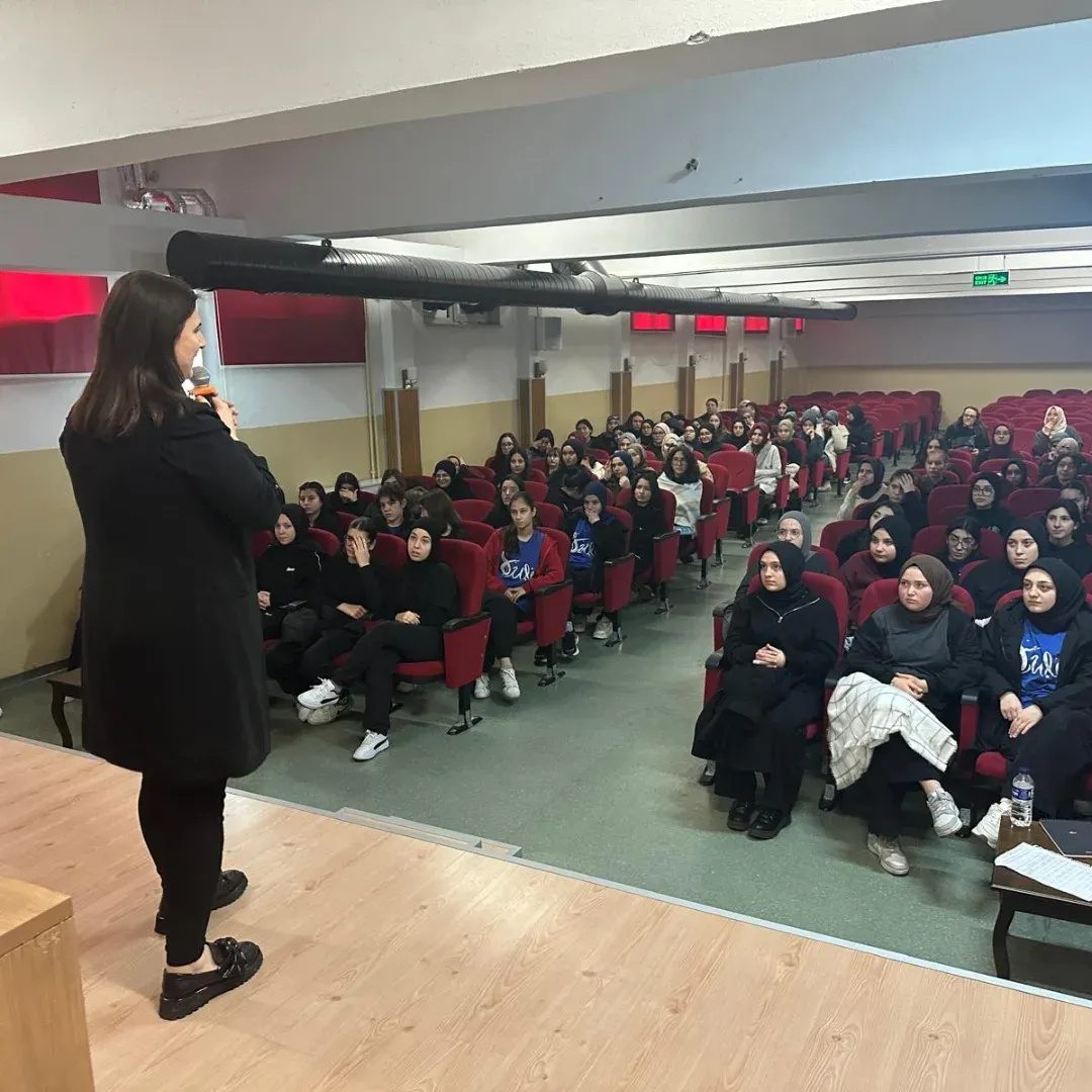 Şule Yüksel Şenler Kız Anadolu ve İmam Hatip Lisesi Meslek Tanıtım Günleri 2