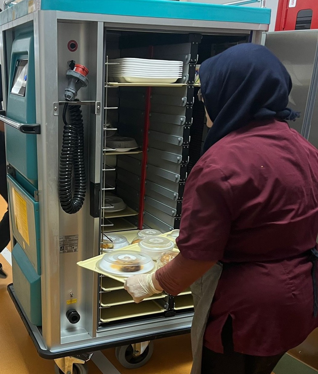 BAÜN Hastanesinde Hasta Odaklı Hizmette Kalite Artıyor: Yemek Dağıtımında Termobox Dönemi Başlıyor 1