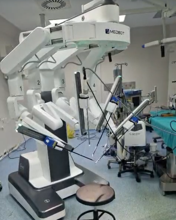 BAÜN Hastanesi Robotik Cerrahi Teknolojisiyle Güçleniyor 9