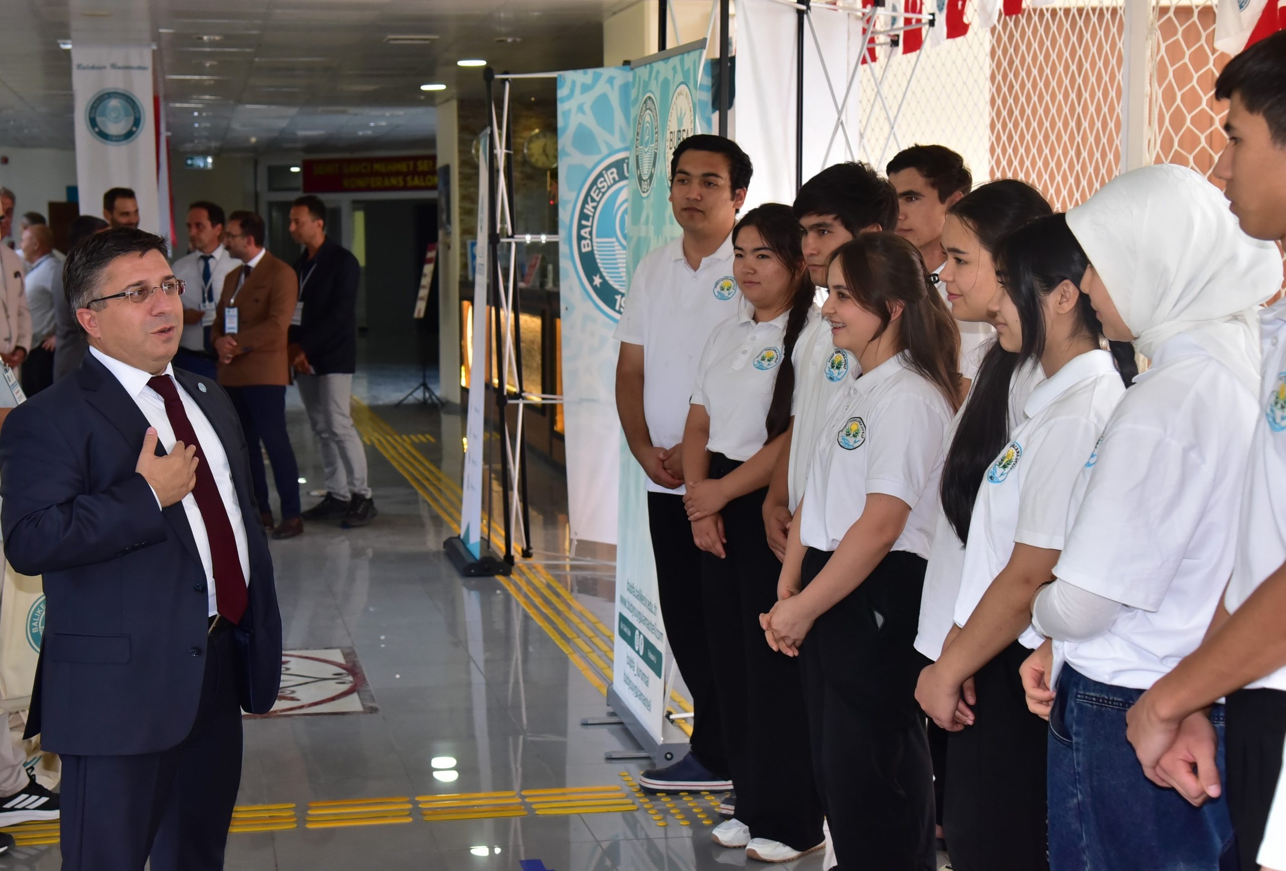 Özbek Öğrenciler BAÜN’e Uluslararası Staj Programında Mesleki Deneyim Kazandı 5