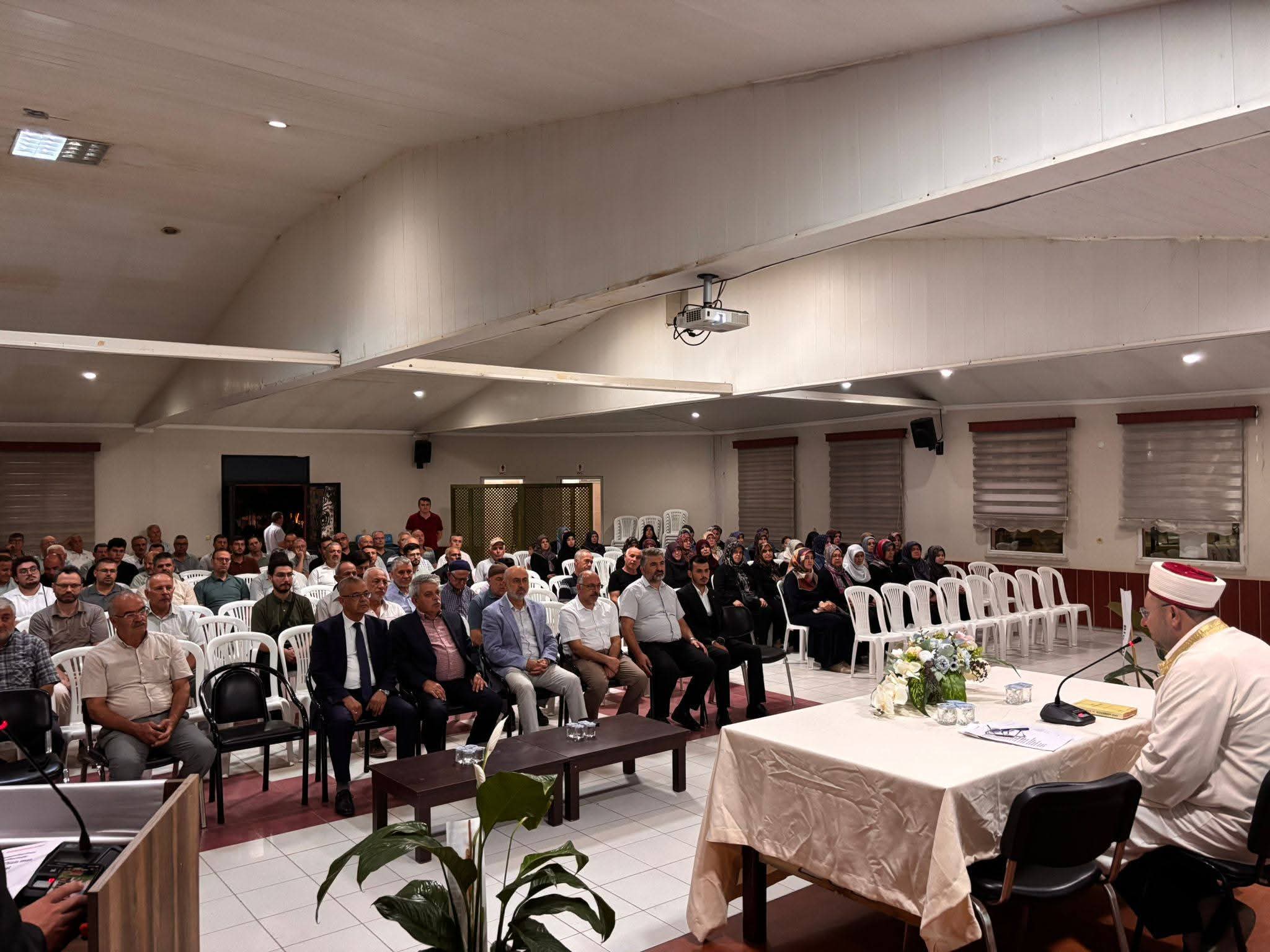 Bigadiç’te “Hz. Peygamber ve Güzel Ahlak” Konulu Konferans Düzenlendi 4
