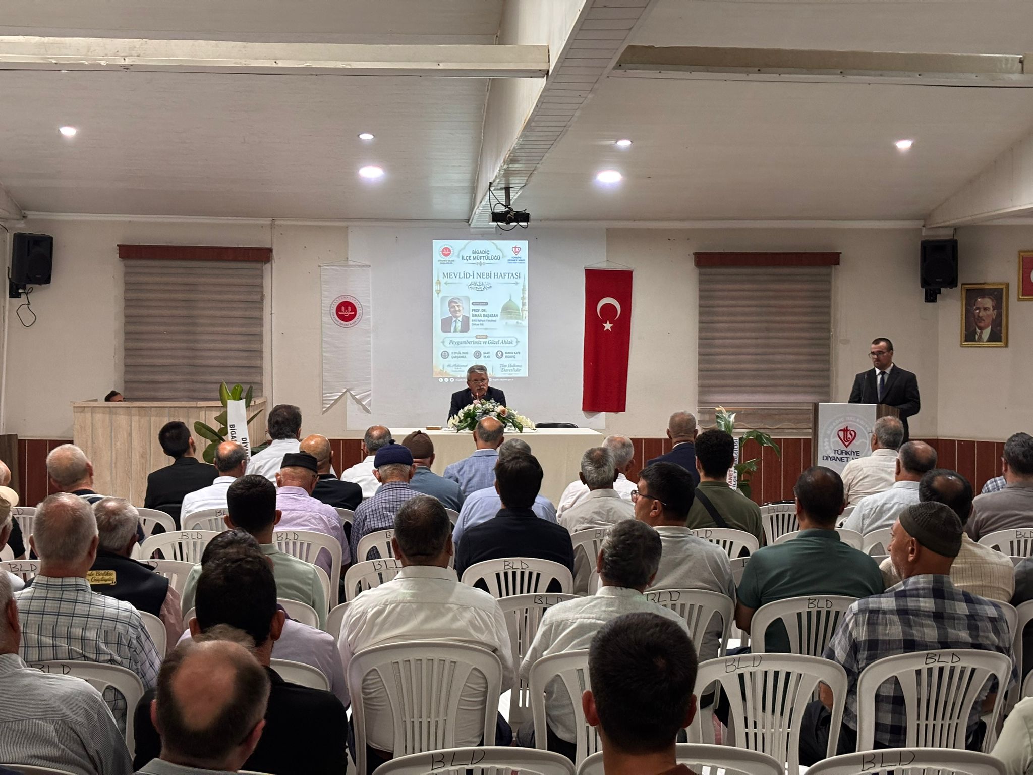 Bigadiç’te “Hz. Peygamber ve Güzel Ahlak” Konulu Konferans Düzenlendi 3