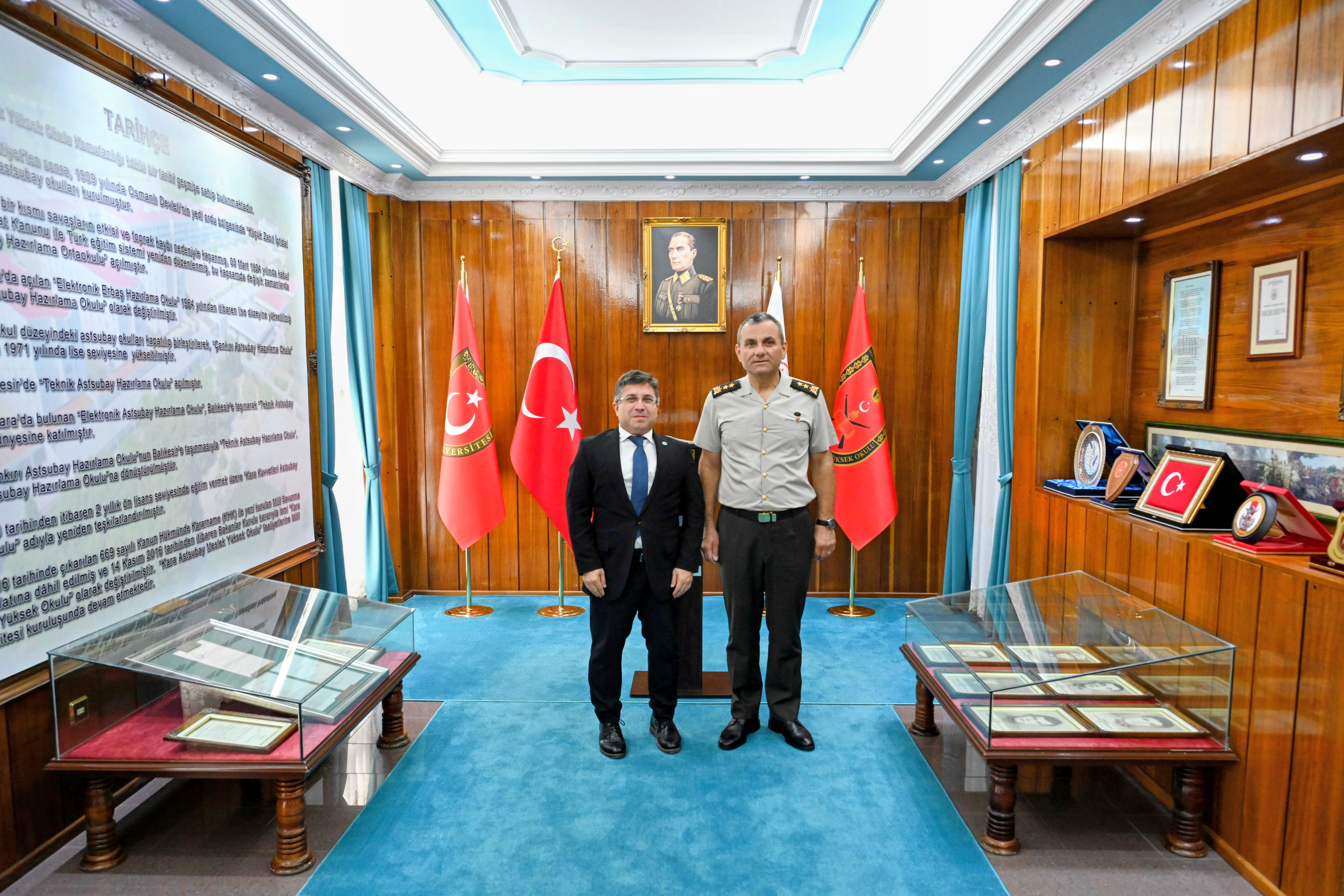 Rektör Oğurlu’dan Garnizon ve MSÜ Kara Astsubay MYO Komutanı Tümg.İsmail Analı’ya Ziyaret