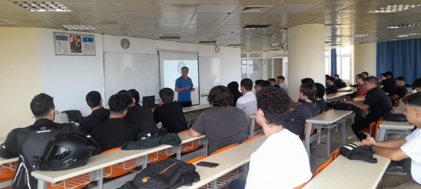 Elektrik ve Enerji Bölümünde Yeni Öğrencilere Oryantasyon Eğitimi Gerçekleştirildi