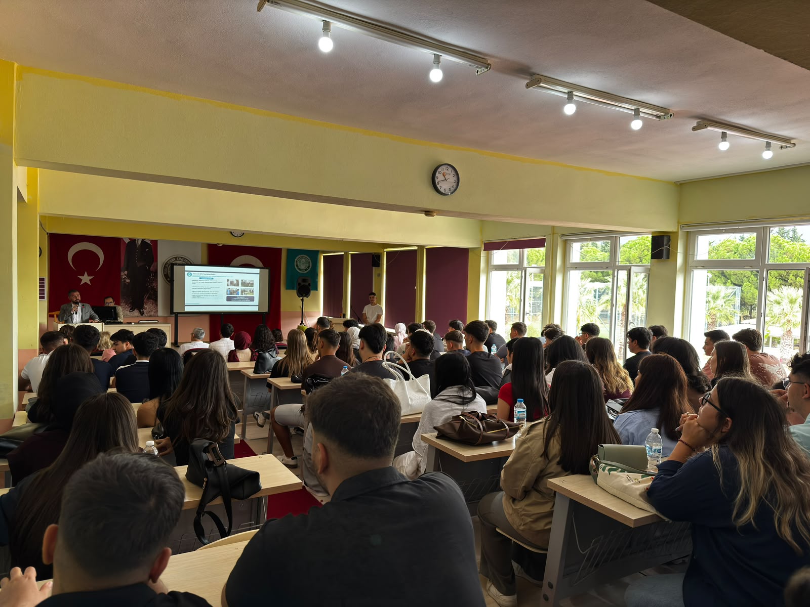 Edremit Meslek Yüksekokulunda 2026-2027 Eğitim-Öğretim Yılı Oryantasyon Programı Gerçekleştirildi 5