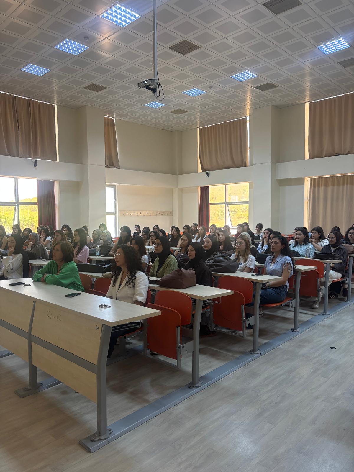 Ebelik Bölümü 2026-2027 Eğitim-Öğretim Yılı Oryantasyon Programı Gerçekleştirildi 4