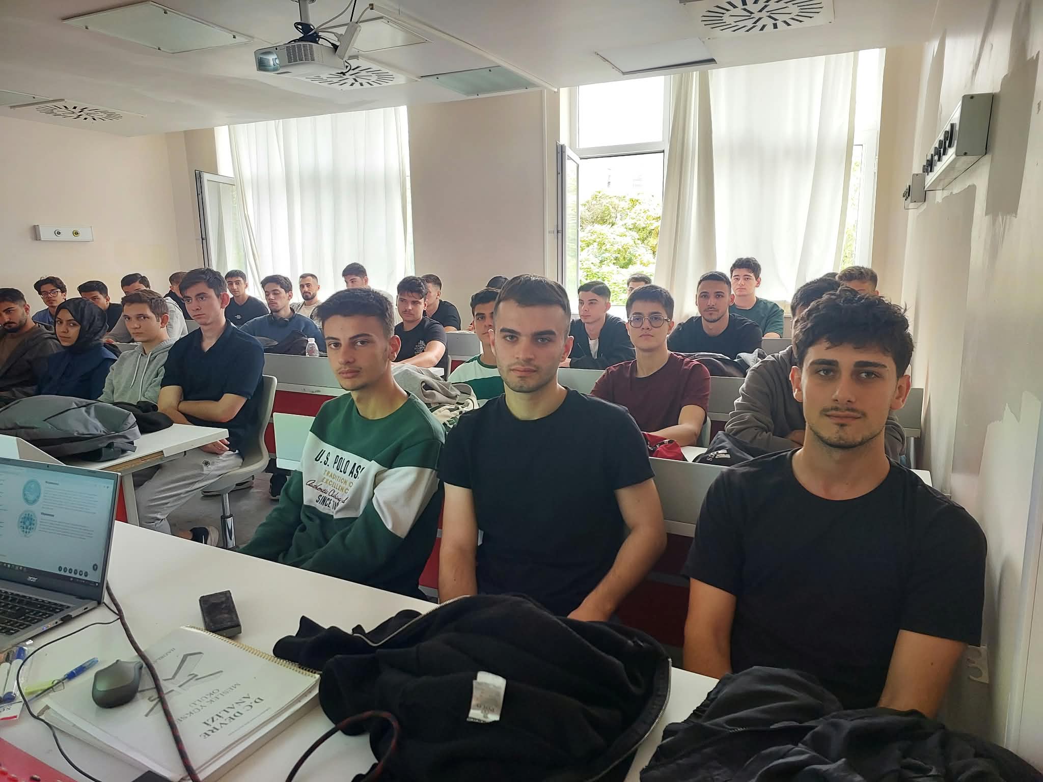 Elektronik ve Otomasyon Bölümümüzde Oryantasyon Eğitimi Gerçekleştirildi 2
