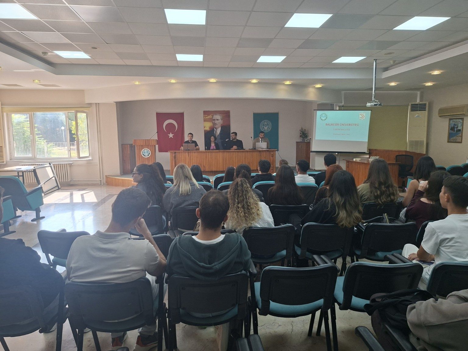2026-2027 Eğitim-Öğretim Yılı Kapsamında Birinci Sınıf Öğrencilerine Yönelik Oryantasyon Toplantısı Gerçekleştirildi 2