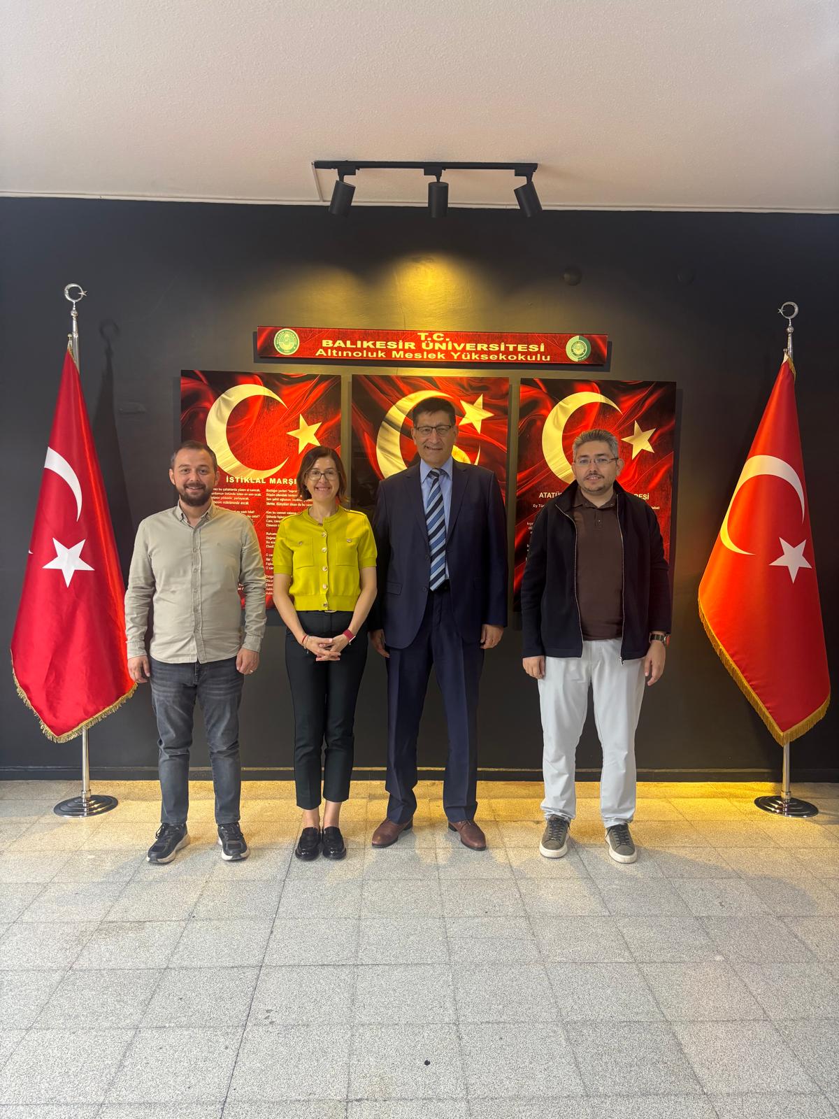 Altınoluk Meslek Yüksekokulu Müdürü Prof. Dr. Ersin AKYÜZ’e Nezaket Ziyareti
