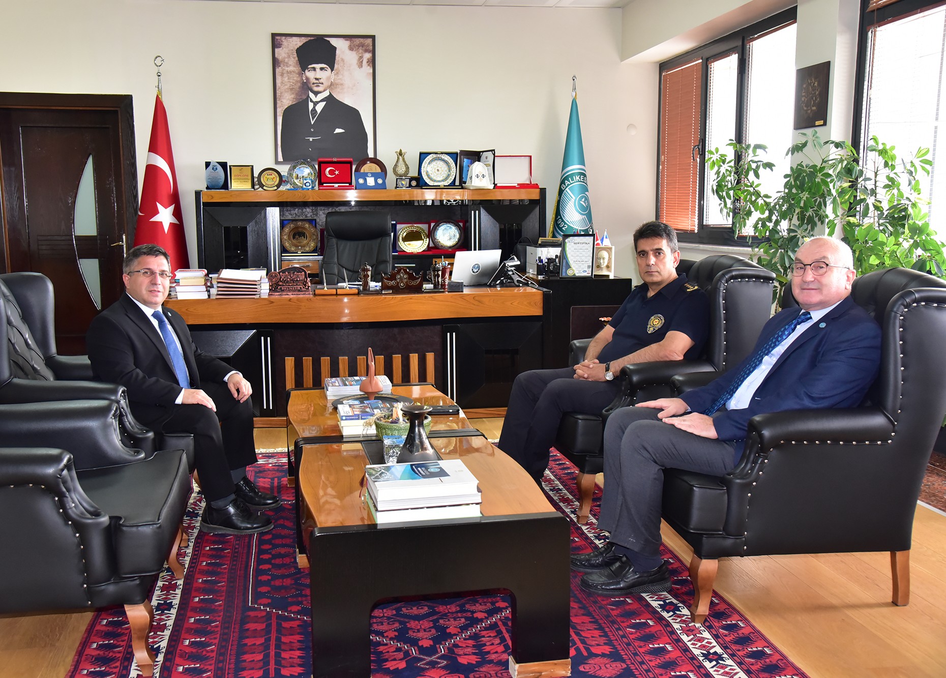 Balıkesir Emniyet Müdürü Şükrü Yaman’dan Rektör Oğurlu’ya Veda Ziyareti
