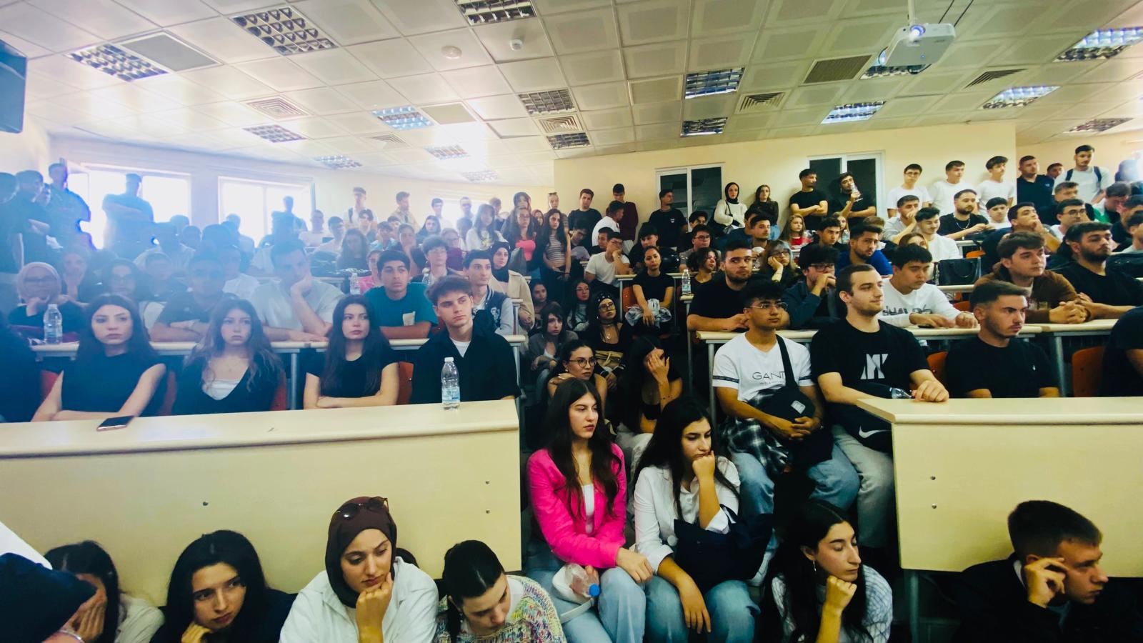 Balıkesir Meslek Yüksekokulunda Birinci Sınıf Öğrencilerine Yönelik Oryantasyon Eğitimi Gerçekleştirildi 7