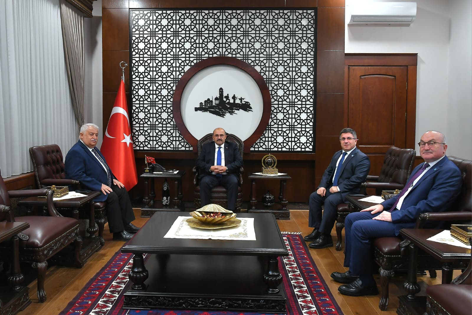 TÜBA Başkanı Prof. Dr. Muzaffer Şeker ve Rektör Oğurlu’dan Vali Ustaoğlu’na Ziyaret
