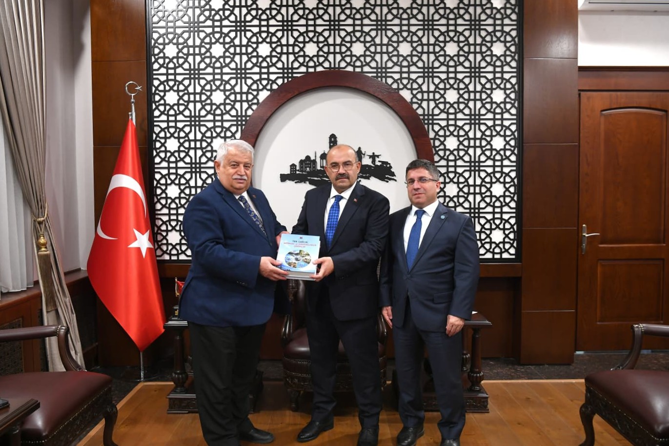 TÜBA Başkanı Prof. Dr. Muzaffer Şeker ve Rektör Oğurlu’dan Vali Ustaoğlu’na Ziyaret 4