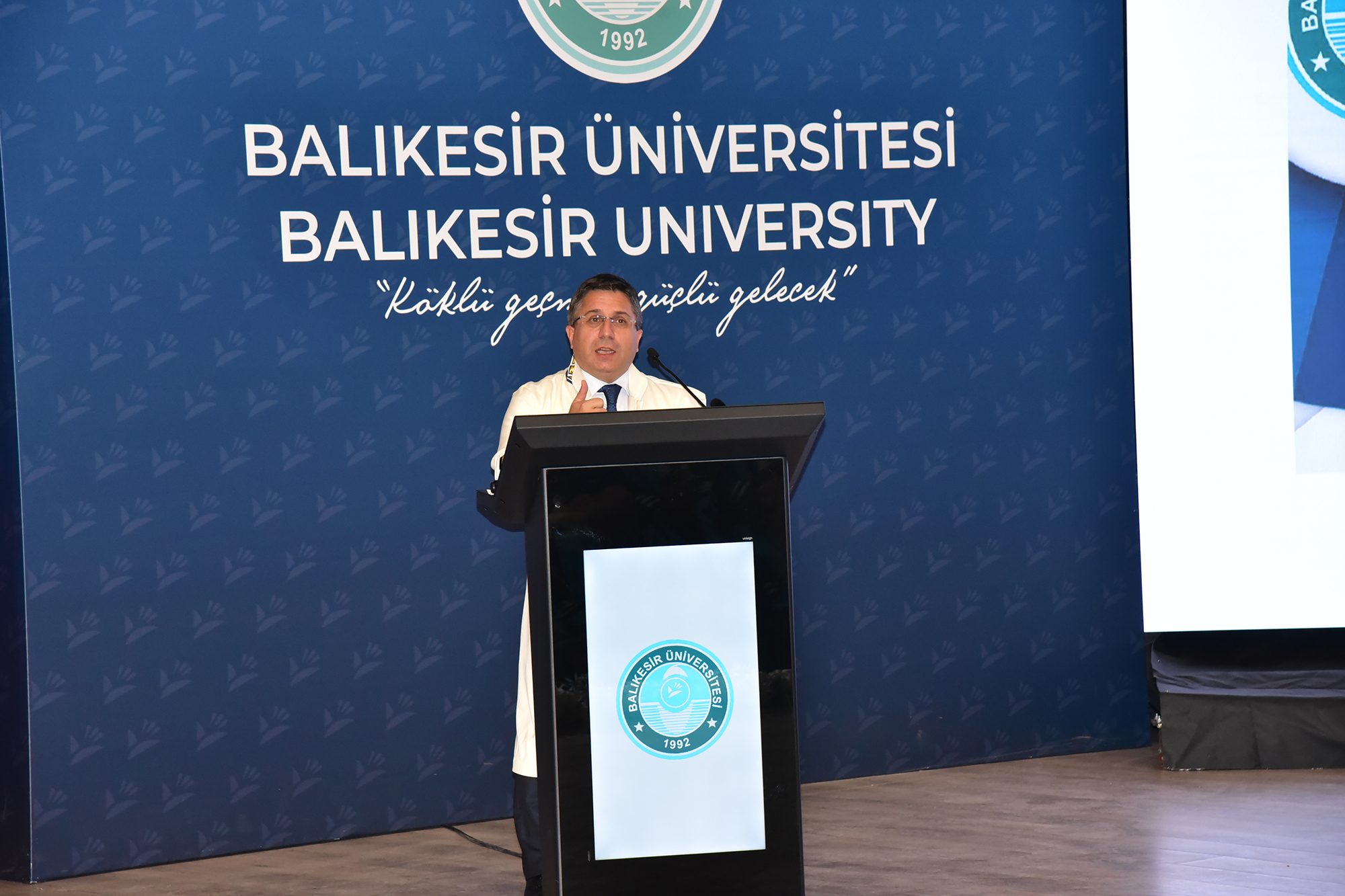 Balıkesir Üniversitesinde 2026-2027 Akademik Yılı Açılış Töreni Gerçekleştirildi: İlk Dersi TÜBA Başkanı Prof. Dr. Muzaffer Şeker Verdi 5