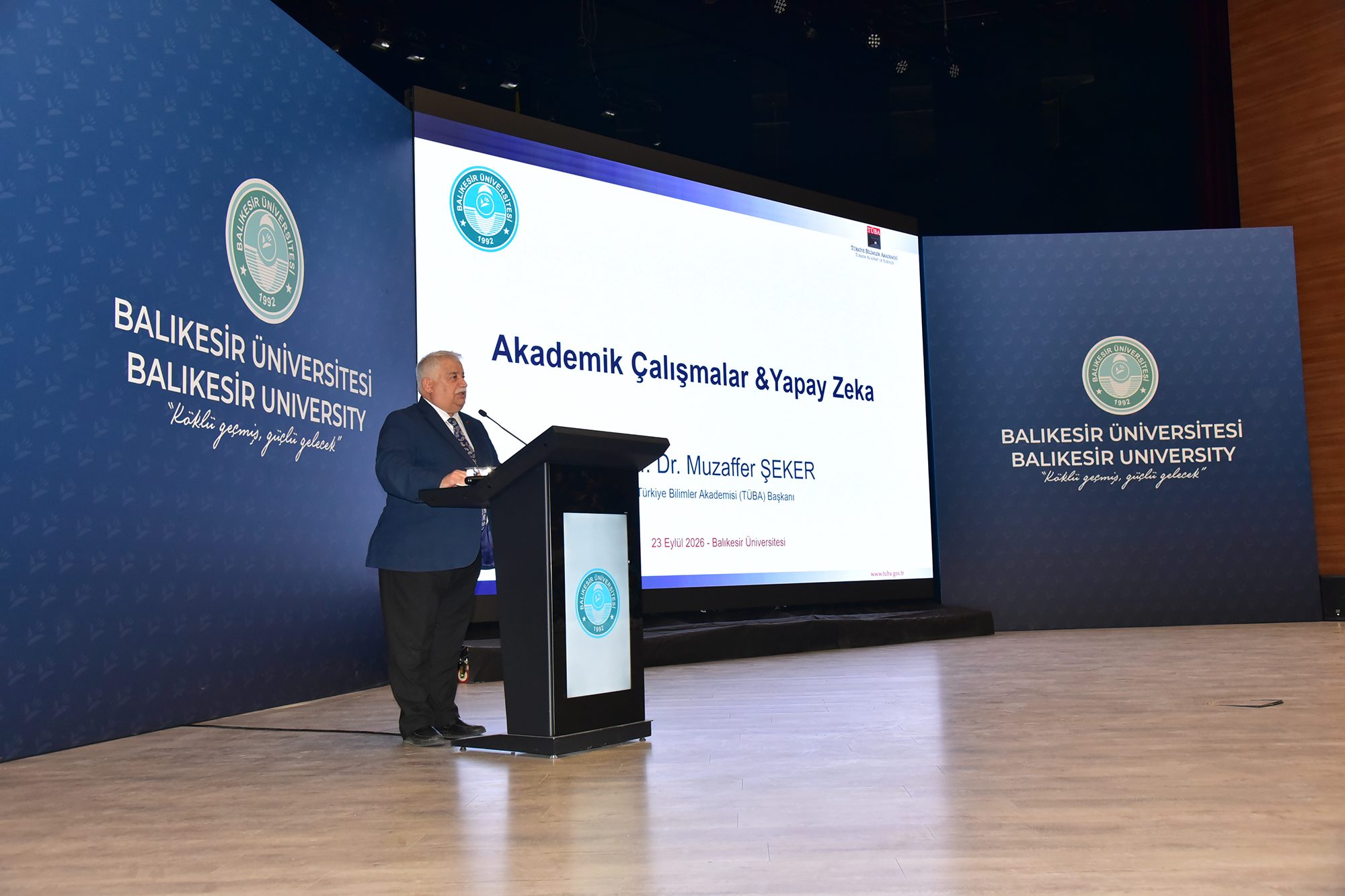 Balıkesir Üniversitesinde 2026-2027 Akademik Yılı Açılış Töreni Gerçekleştirildi: İlk Dersi TÜBA Başkanı Prof. Dr. Muzaffer Şeker Verdi 9