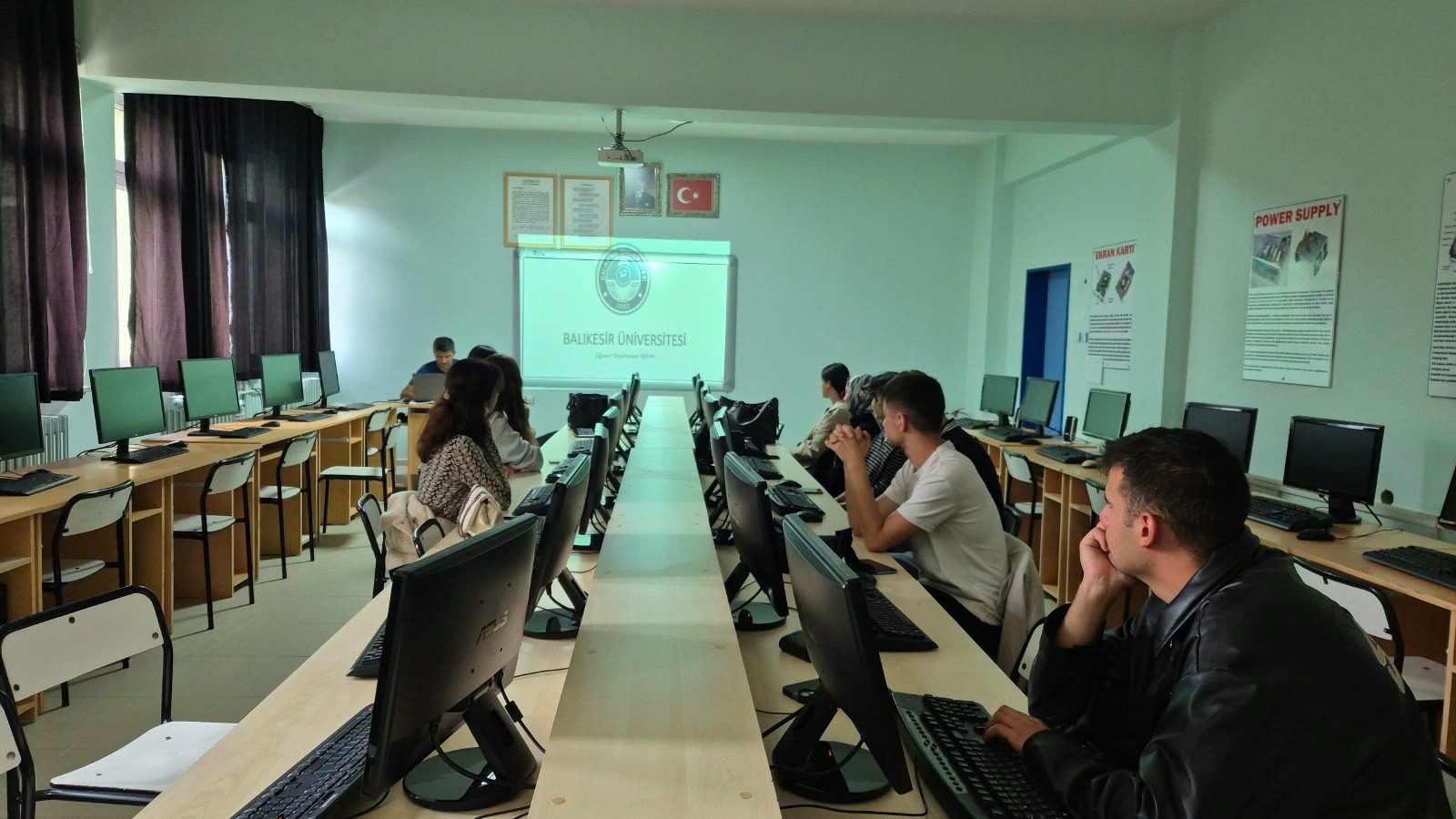 Dursunbey MYO’da Üniversite Yaşamına İlk Adım: Yeni Öğrencilerimize Kapsamlı Oryantasyon Eğitimi 2