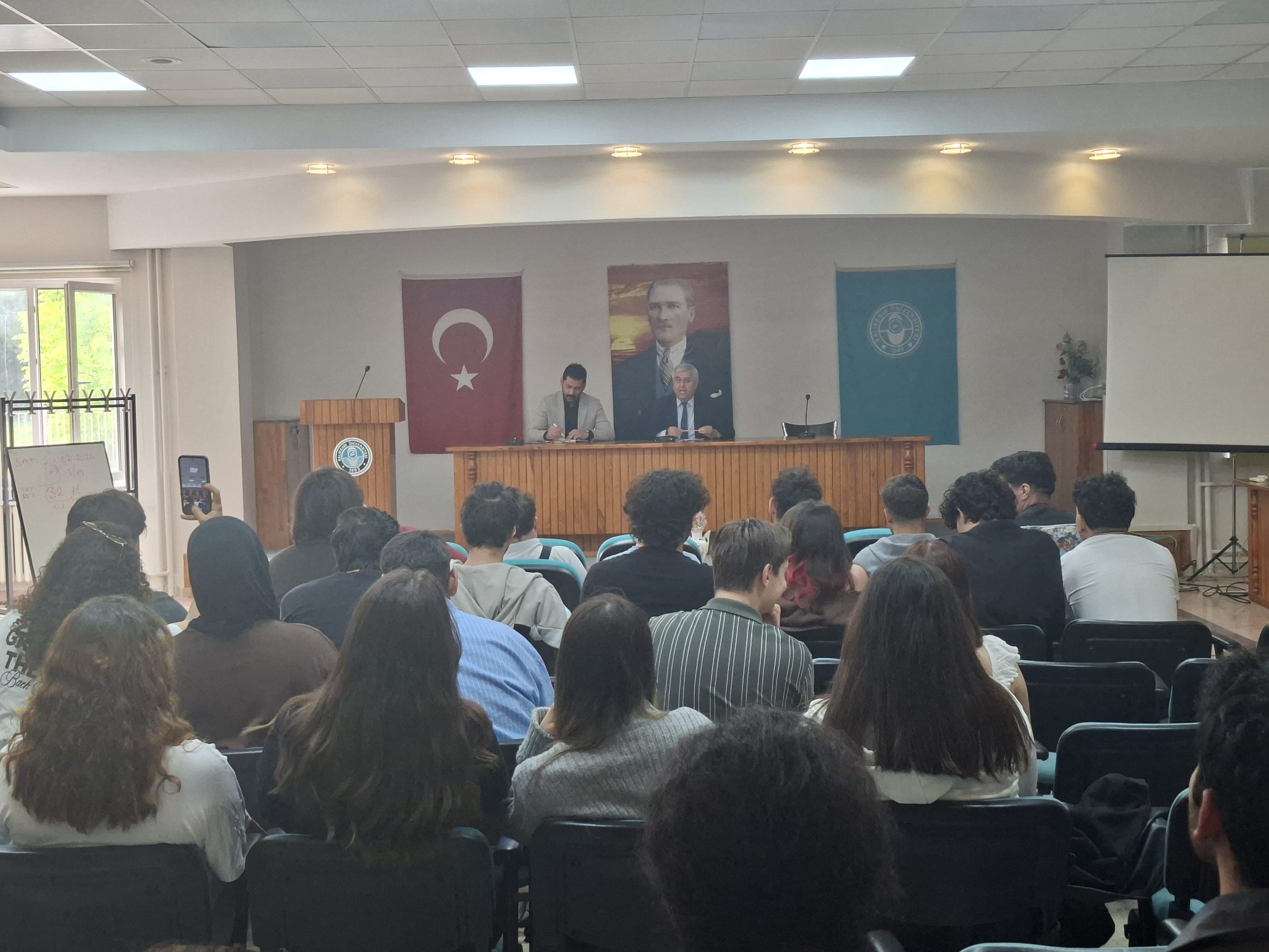 Dekan-Öğrenci Buluşması Gerçekleştirildi