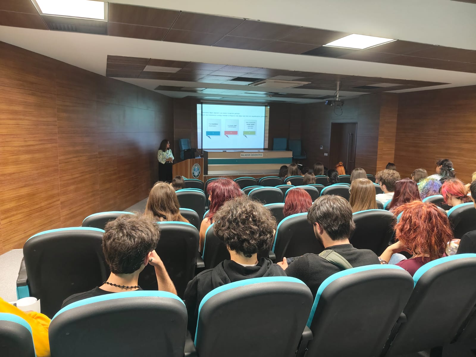 Resim Bölümü'nün Birinci Sınıf Öğrencileri Oryantasyon Programında Bir Araya Geldi 6