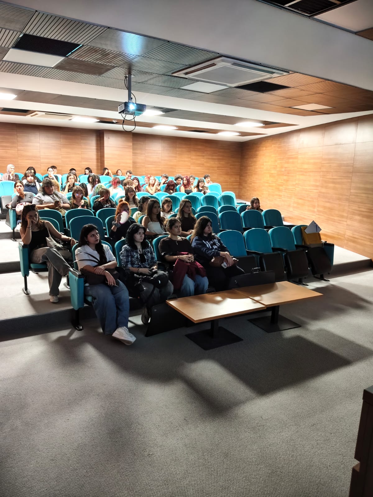 Resim Bölümü'nün Birinci Sınıf Öğrencileri Oryantasyon Programında Bir Araya Geldi. 13