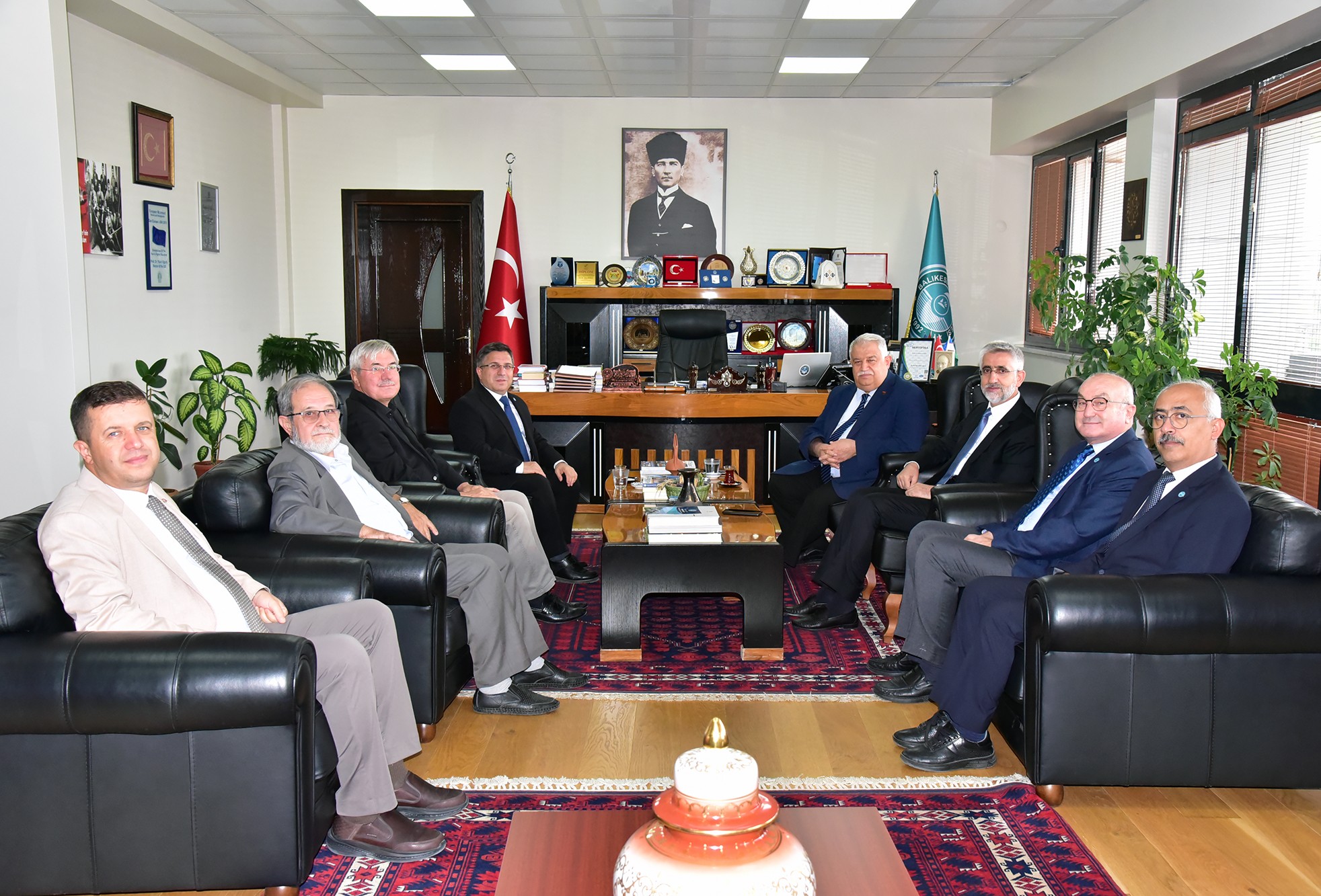Eski Milli Eğitim Bakan Yardımcısı Nazif Yılmaz’dan Rektör Oğurlu’ya Ziyaret