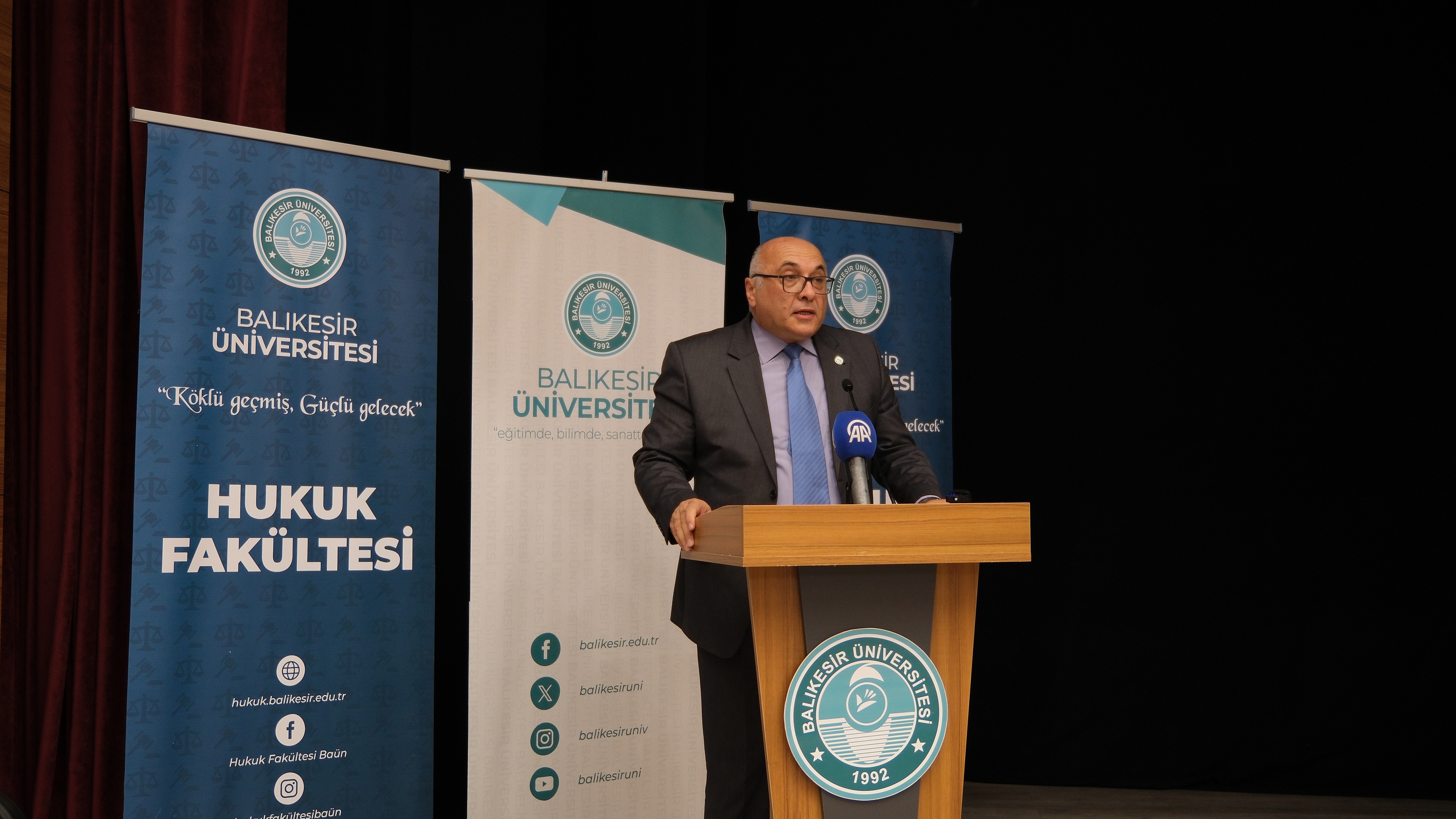 BAÜN Hukuk Fakültesinde Açılış Dersini Ak Parti Genel Başkan Yardımcısı Belgin Uygur Verdi: Terörsüz Türkiye Mesajı  7