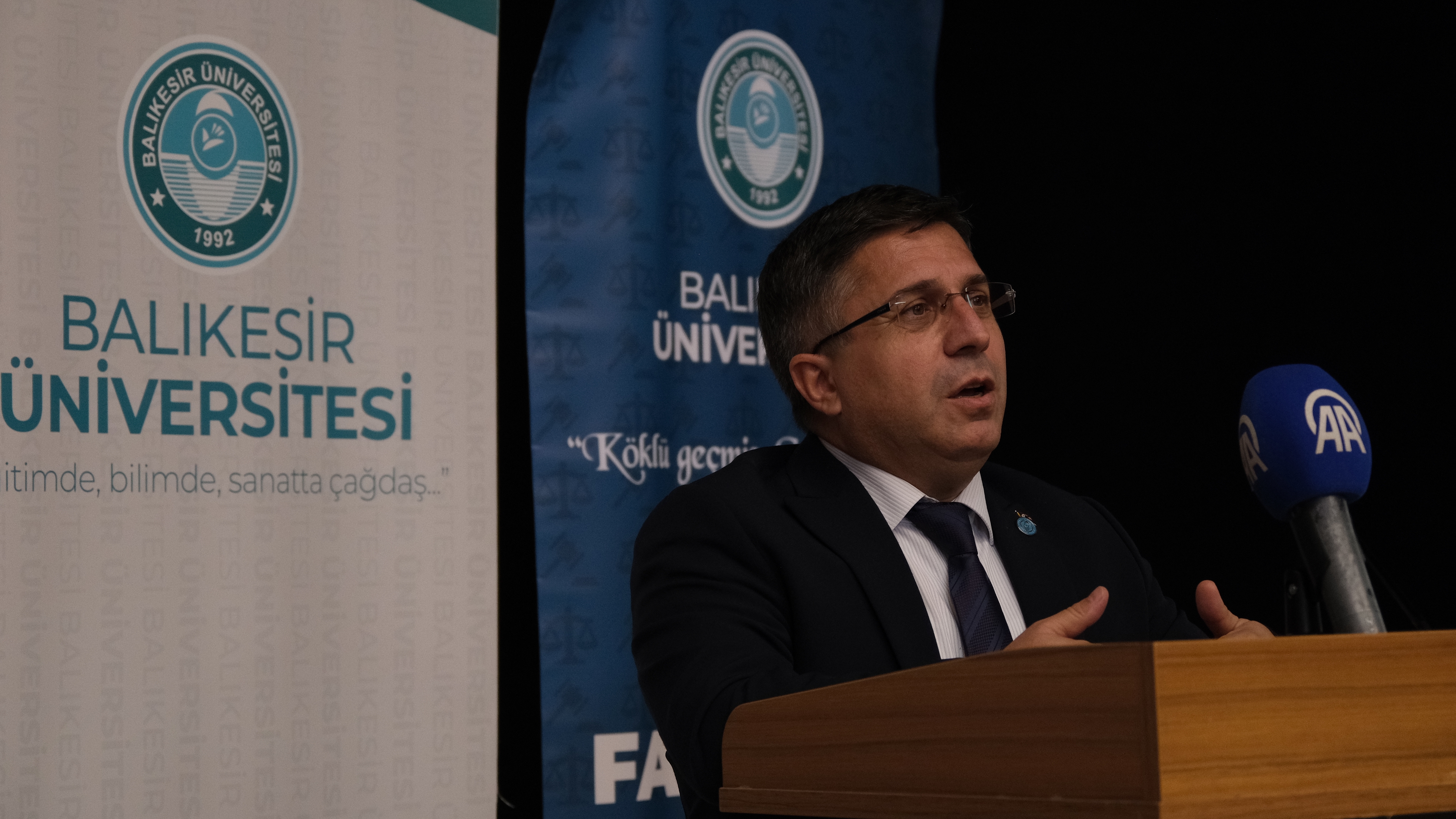 BAÜN Hukuk Fakültesinde Açılış Dersini Ak Parti Genel Başkan Yardımcısı Belgin Uygur Verdi: Terörsüz Türkiye Mesajı  9