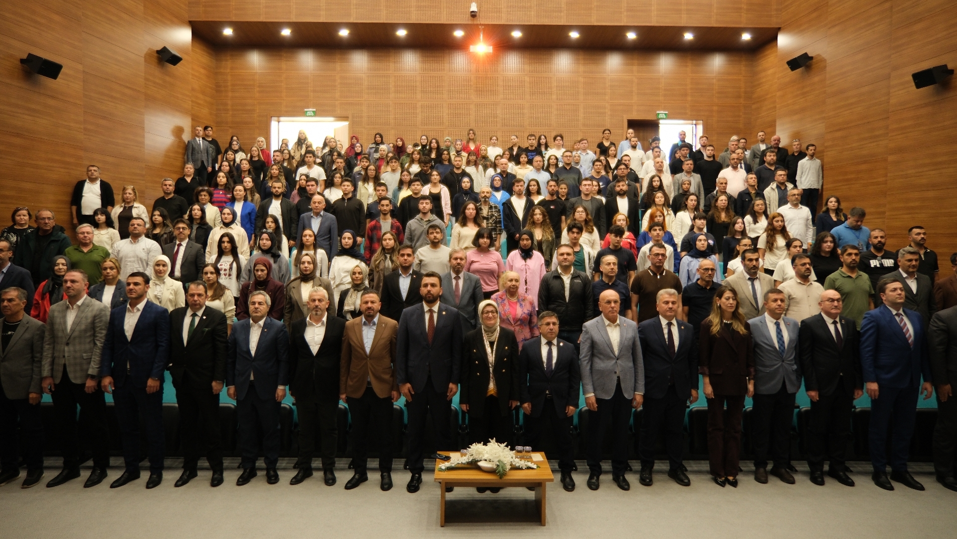 BAÜN Hukuk Fakültesinde Açılış Dersini Ak Parti Genel Başkan Yardımcısı Belgin Uygur Verdi: Terörsüz Türkiye Mesajı  4
