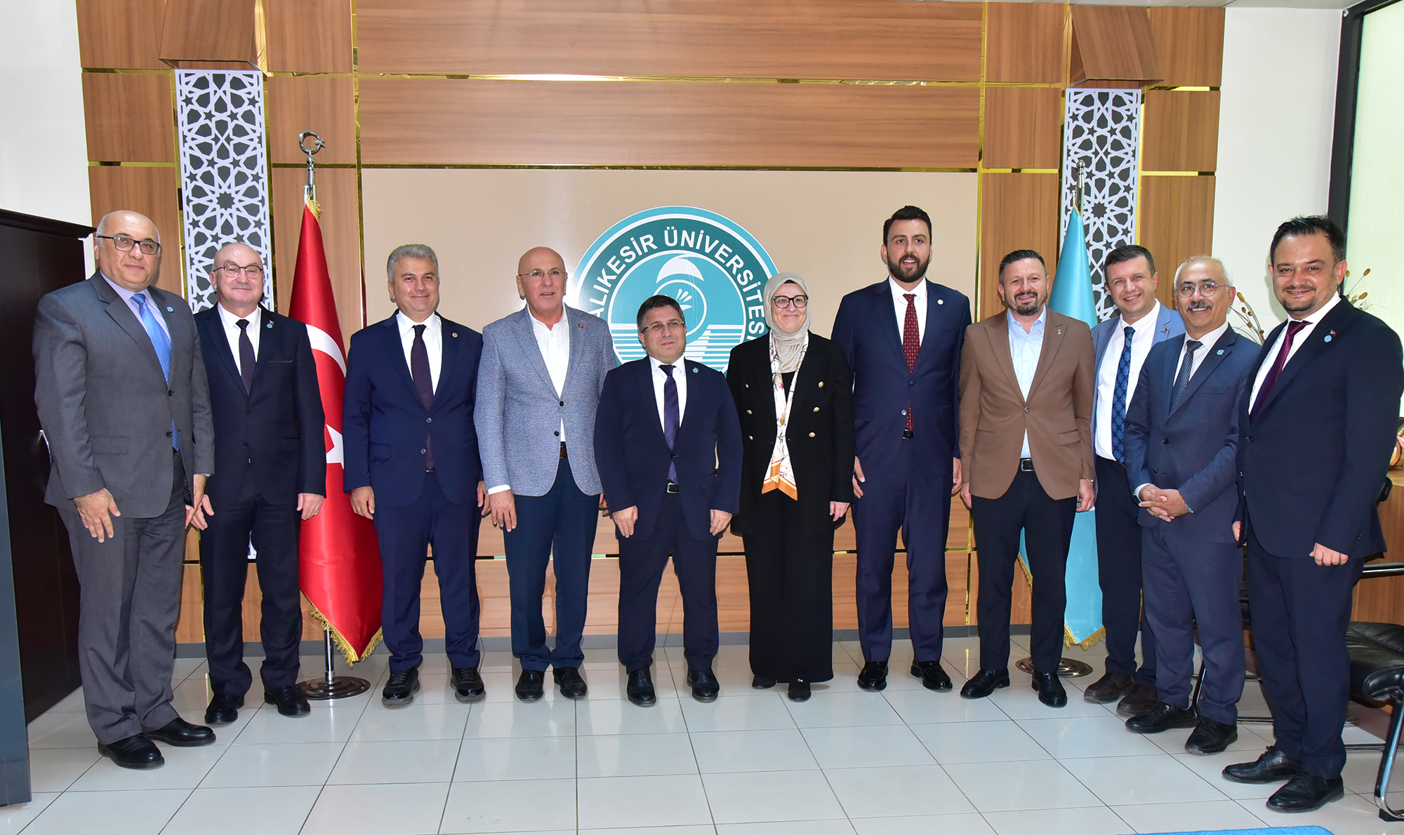 Balıkesir Milletvekillerinden ve AK Parti Balıkesir İl Başkanı’ndan Rektör Oğurlu’ya Ziyaret 5