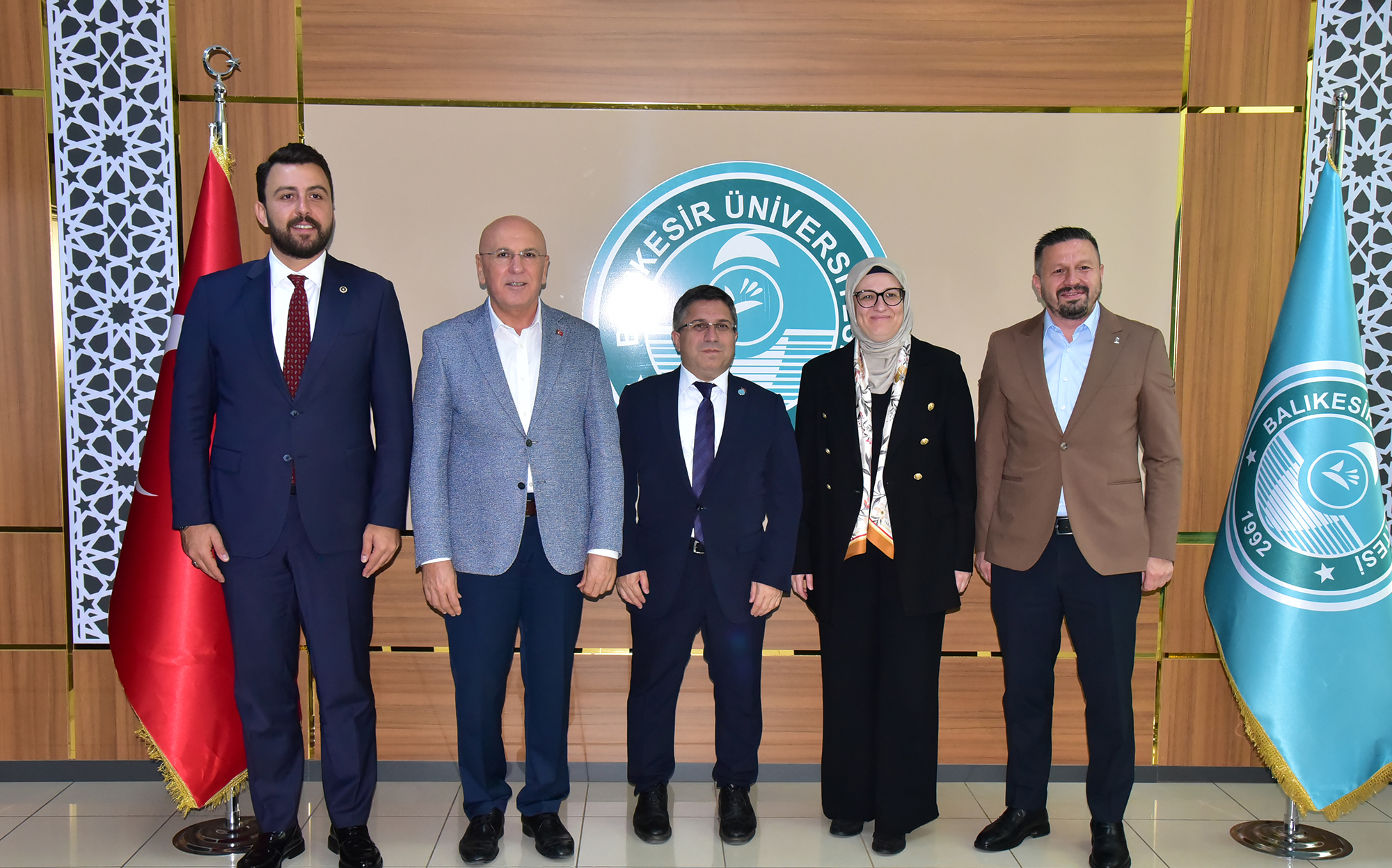 Balıkesir Milletvekillerinden ve AK Parti Balıkesir İl Başkanı’ndan Rektör Oğurlu’ya Ziyaret 4
