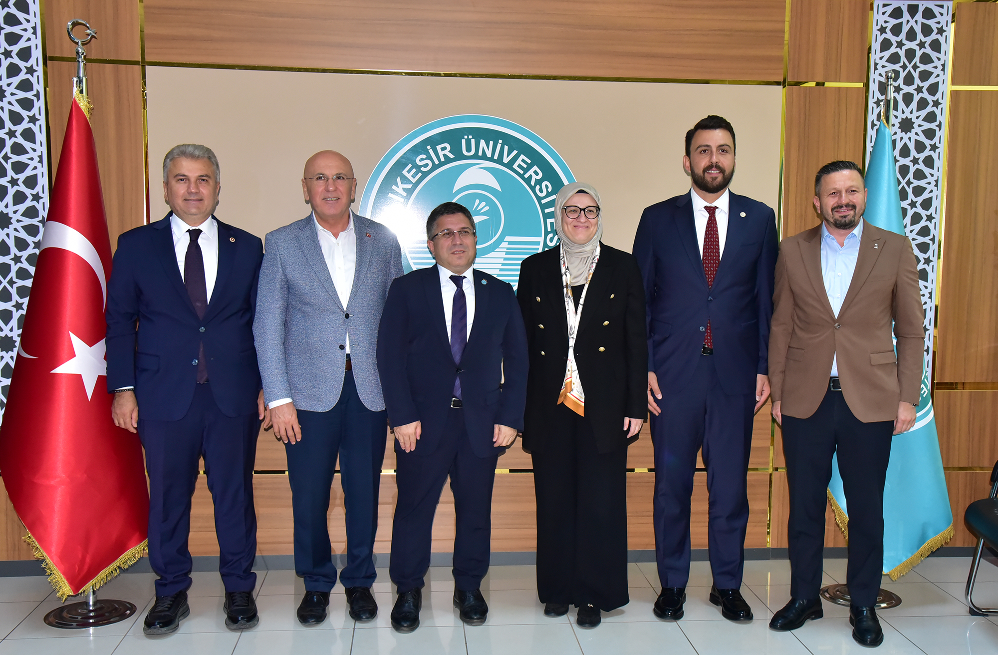 Balıkesir Milletvekillerinden ve AK Parti Balıkesir İl Başkanı’ndan Rektör Oğurlu’ya Ziyaret 3