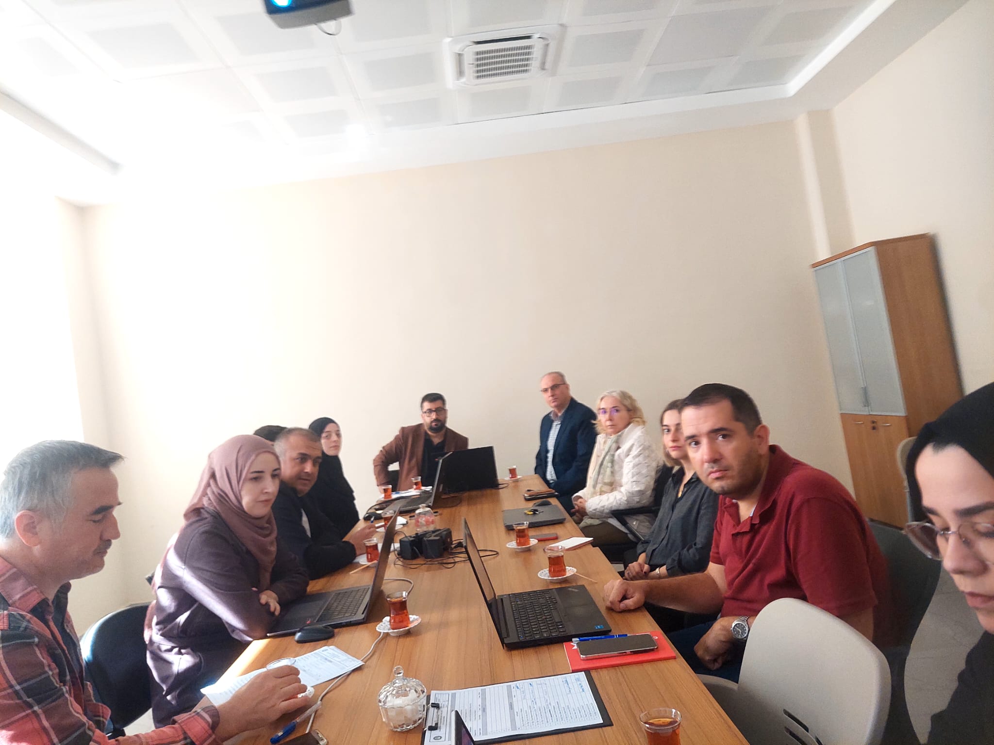 Balıkesir Üniversitesi Hukuk Fakültesi ve İlahiyat Fakültesi Arasında 2025 Yılı ABİDR Akran Değerlendirmesi Gerçekleştirildi 1