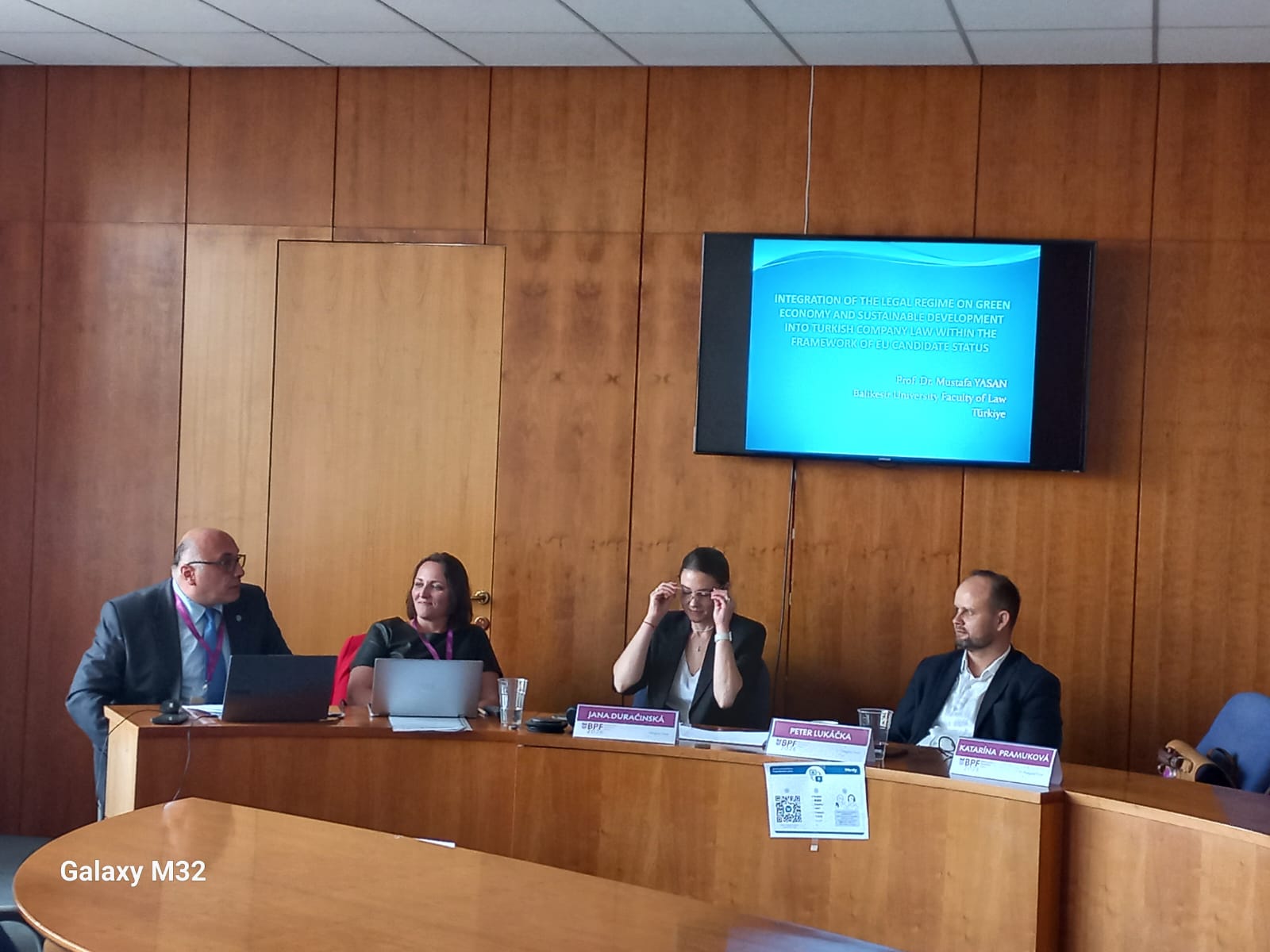 BAÜN Hukuk Fakültesi Dekanı Prof. Dr. Mustafa Yasan, Slovakya'nın başkenti Bratislava'da Uluslararası Legal Forum’a Katıldı 6