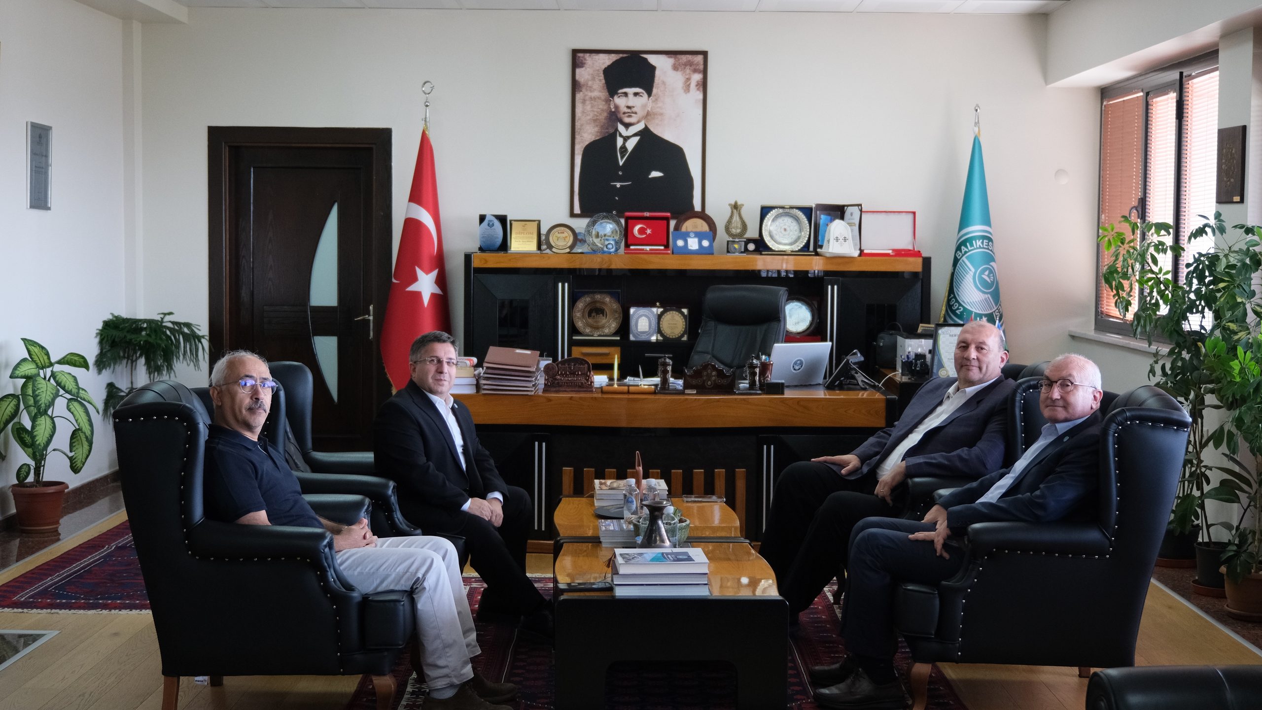Bigadiç Belediye Başkanı Mustafa Göksel’den Rektör Oğurlu’ya Ziyaret