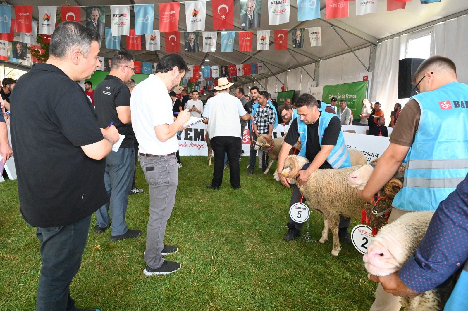 Veteriner Fakültemiz 3. Balıkesir Tarım ve Hayvancılık Fuarında Bilimsel ve Akademik Katkılarıyla Yer Aldı 3