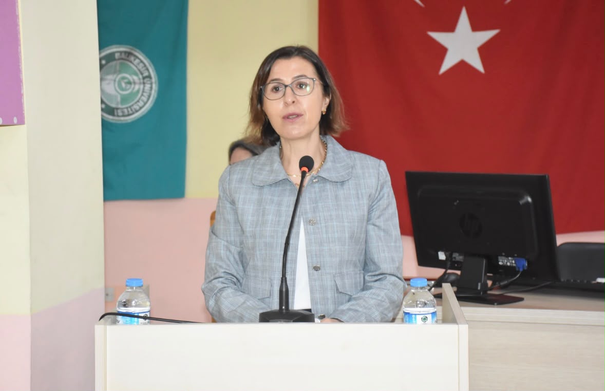 Edremit Meslek Yüksekokulunda 2026–2027 Eğitim-Öğretim Yılı Açılış Dersi Gerçekleştirildi 2