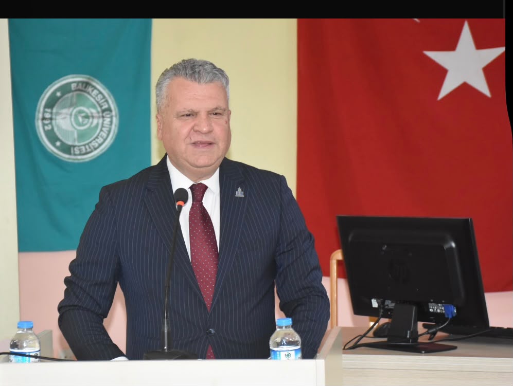 Edremit Meslek Yüksekokulunda 2026–2027 Eğitim-Öğretim Yılı Açılış Dersi Gerçekleştirildi 8