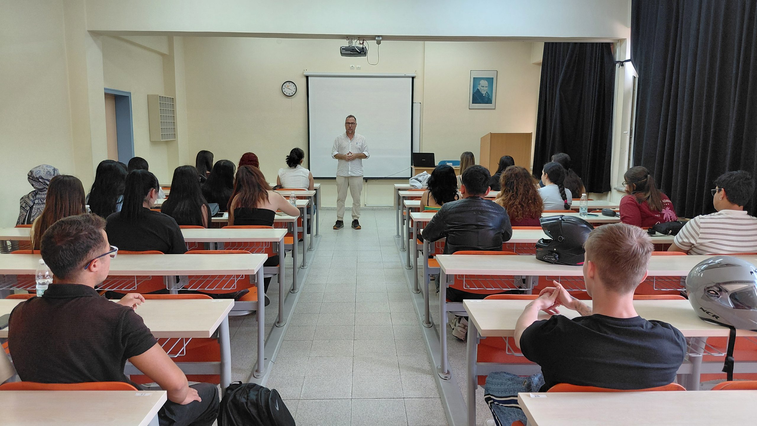 Meslek Yüksekokulumuz Bölümlerine Yeni Kayıt Olan 1. Sınıf Öğrencilerine yönelik Oryantasyon Eğitimi Gerçekleştirildi. 3