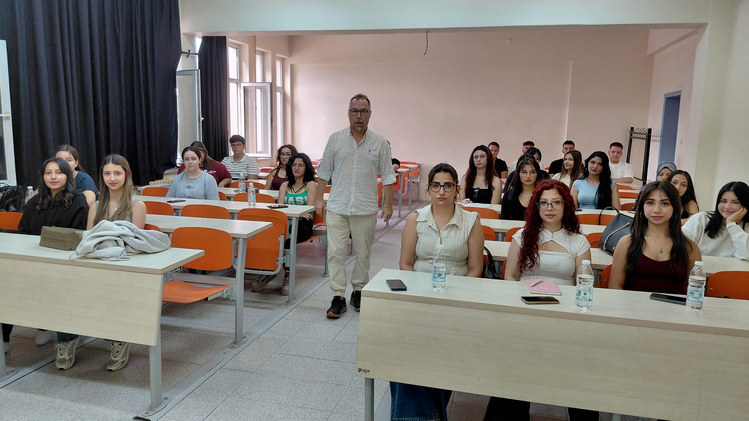 Meslek Yüksekokulumuz Bölümlerine Yeni Kayıt Olan 1. Sınıf Öğrencilerine yönelik Oryantasyon Eğitimi Gerçekleştirildi. 2