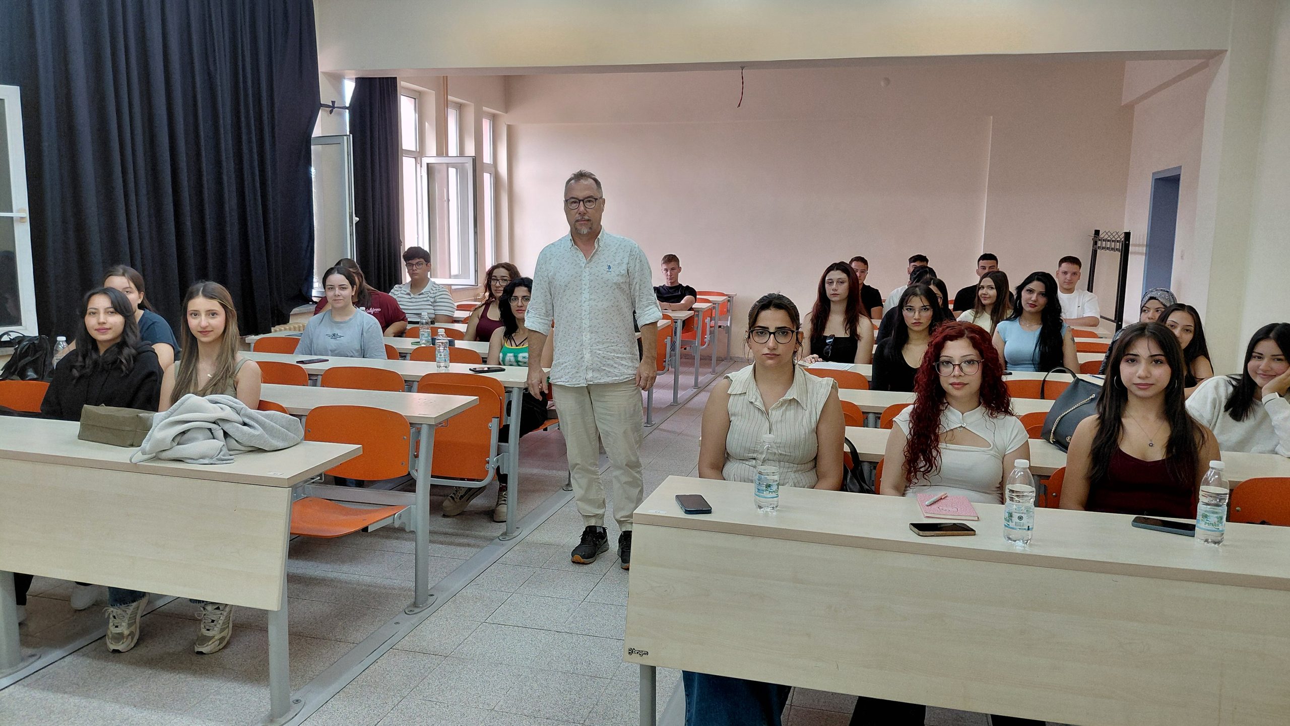 Meslek Yüksekokulumuz Bölümlerine Yeni Kayıt Olan 1. Sınıf Öğrencilerine yönelik Oryantasyon Eğitimi Gerçekleştirildi. 1