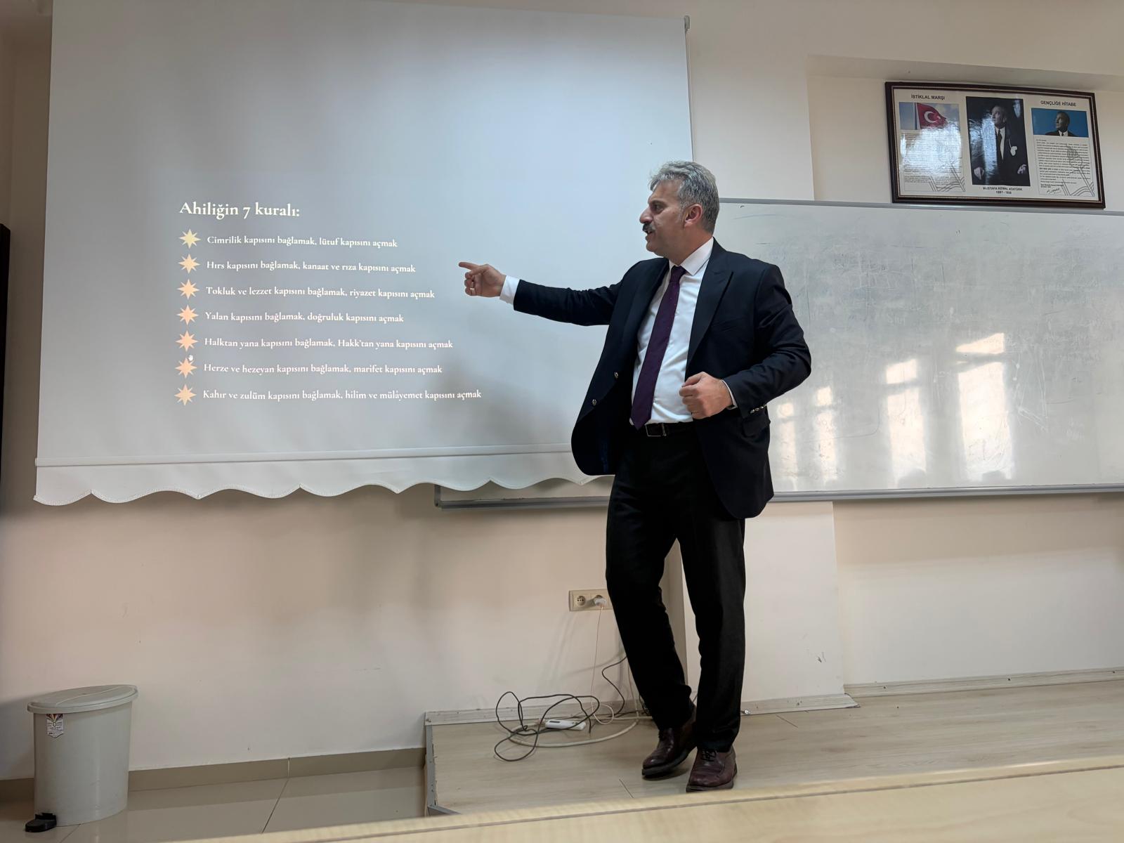 Savaştepe MYO’da Açılış Dersi gerçekleştirildi. 4