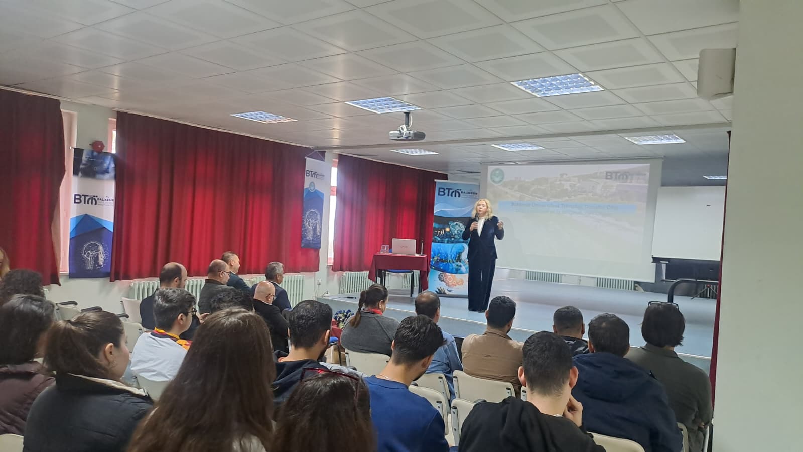 Dursunbey MYO’da 2026-2027 Akademik Yılı Açılış Dersi Gerçekleştirildi: "Üniversiteden Sanayiye Teknoloji Transfer Ofisleri" 3