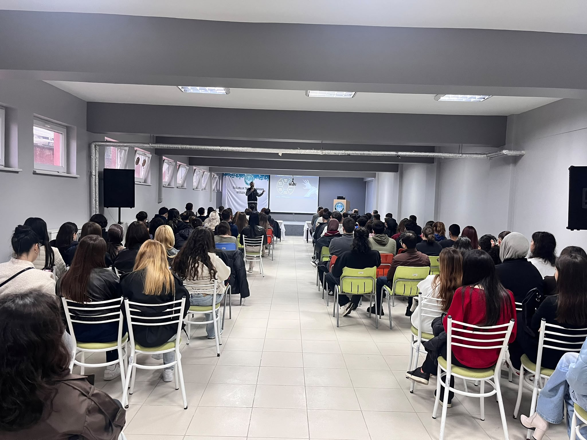 "Narkorehber Gençlik Modülü Eğitimi" ve "Sanal Ortamda Bahis, Şans Oyunları ve Kumarla Mücadele" Konulu Eğitim 3