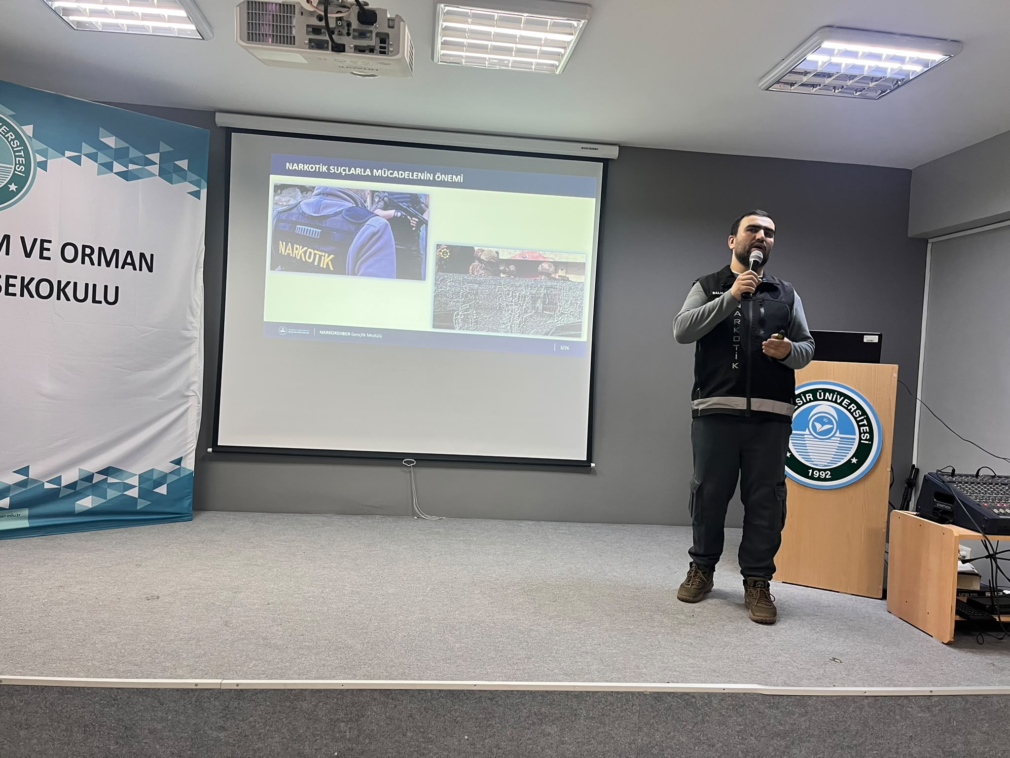 "Narkorehber Gençlik Modülü Eğitimi" ve "Sanal Ortamda Bahis, Şans Oyunları ve Kumarla Mücadele" Konulu Eğitim 6