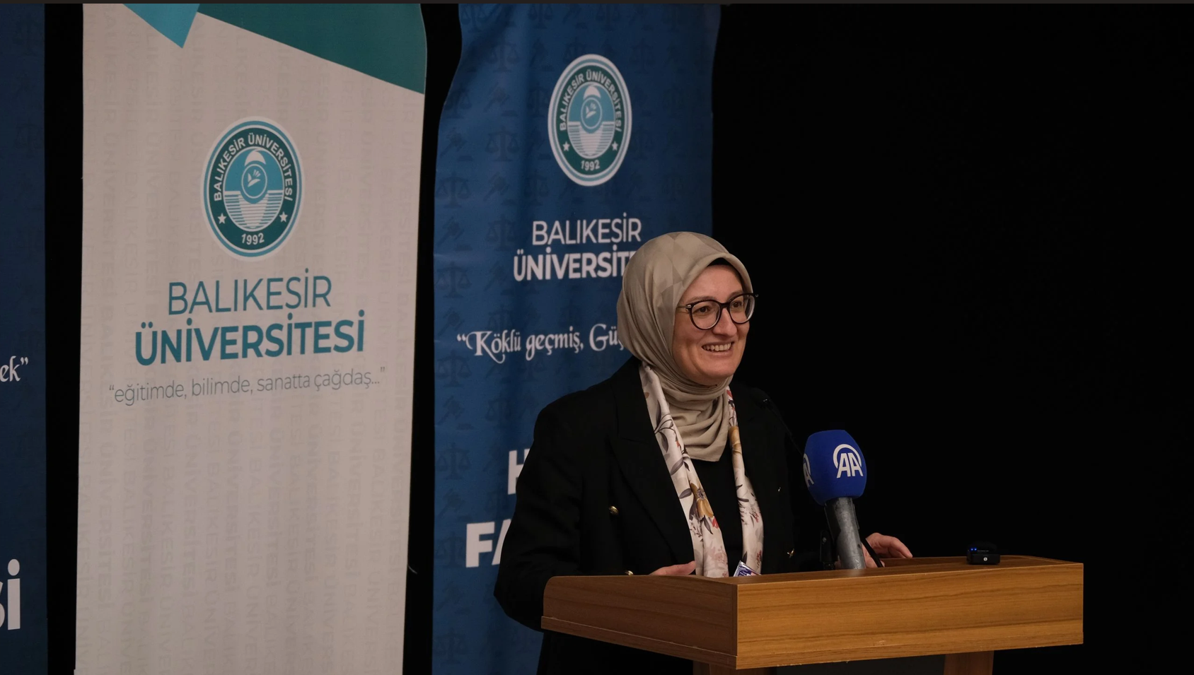BAÜN Hukuk Fakültesinde Açılış Dersini Ak Parti Genel Başkan Yardımcısı Belgin Uygur Verdi: Terörsüz Türkiye Mesajı 9
