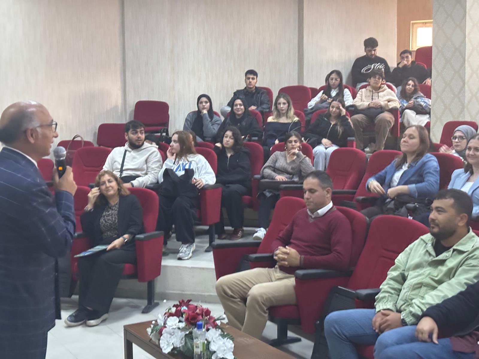 Bigadiç MYO’da Yeni Öğrencilere Özgüven ve Başarı Mesajı: “Emek Verin, Soru Sorun, Kendinize Güvenin” 5